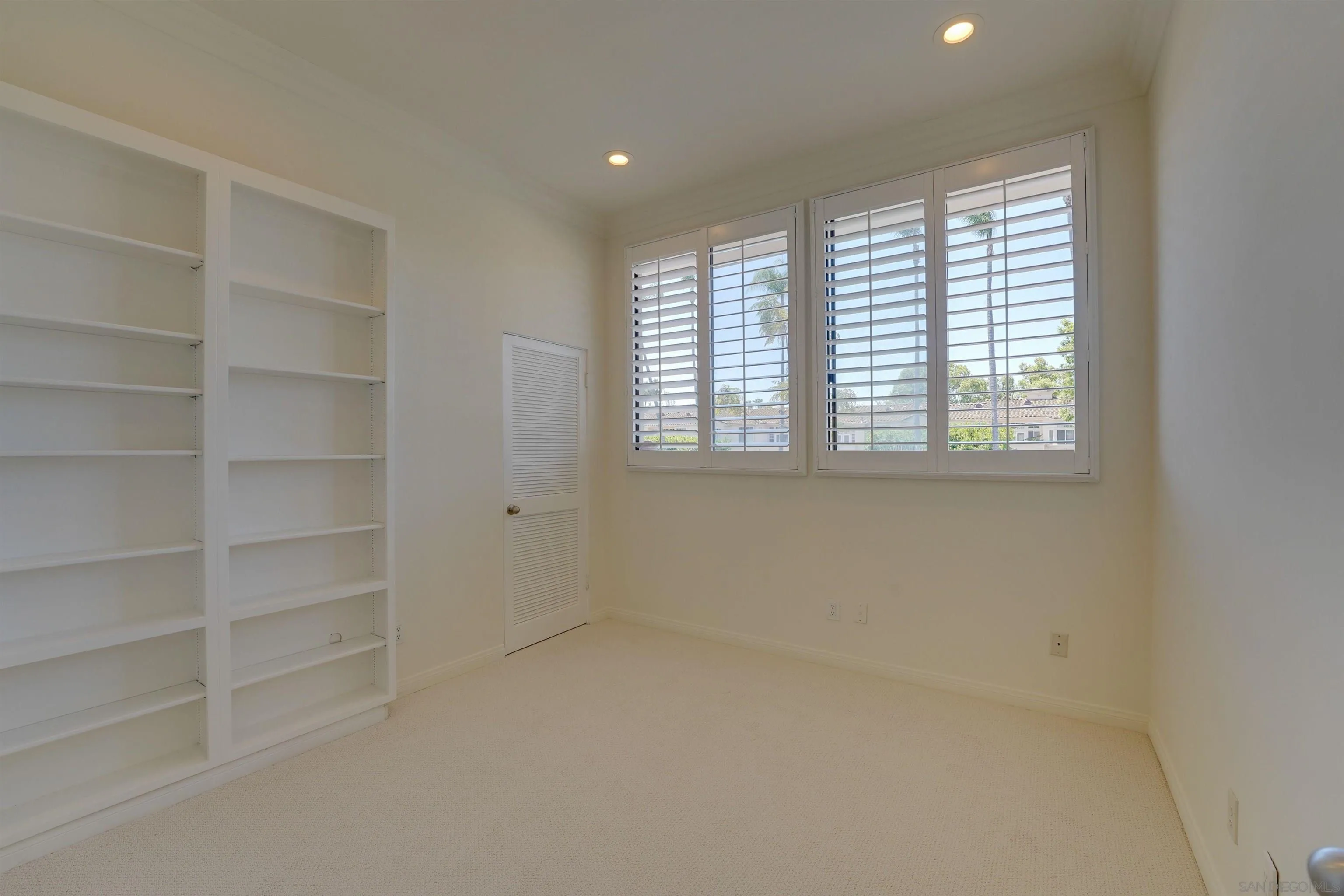 https://cdn.realtyfeed.com/cdn/127/260012202/25bf0c56bdeaba64bff3b97af5a4114a.webp