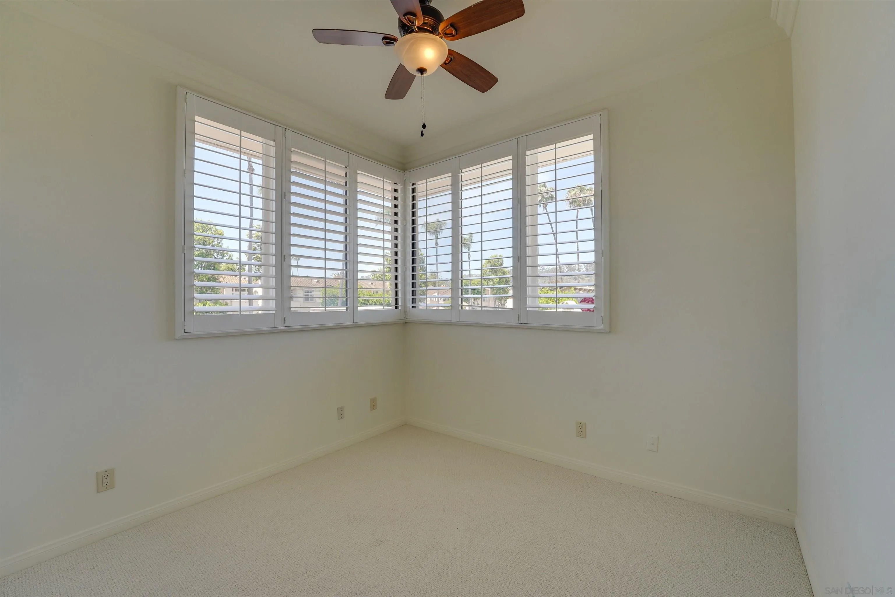 https://cdn.realtyfeed.com/cdn/127/260012202/26bea5c2c8523ecd823385efacaa81fc.webp
