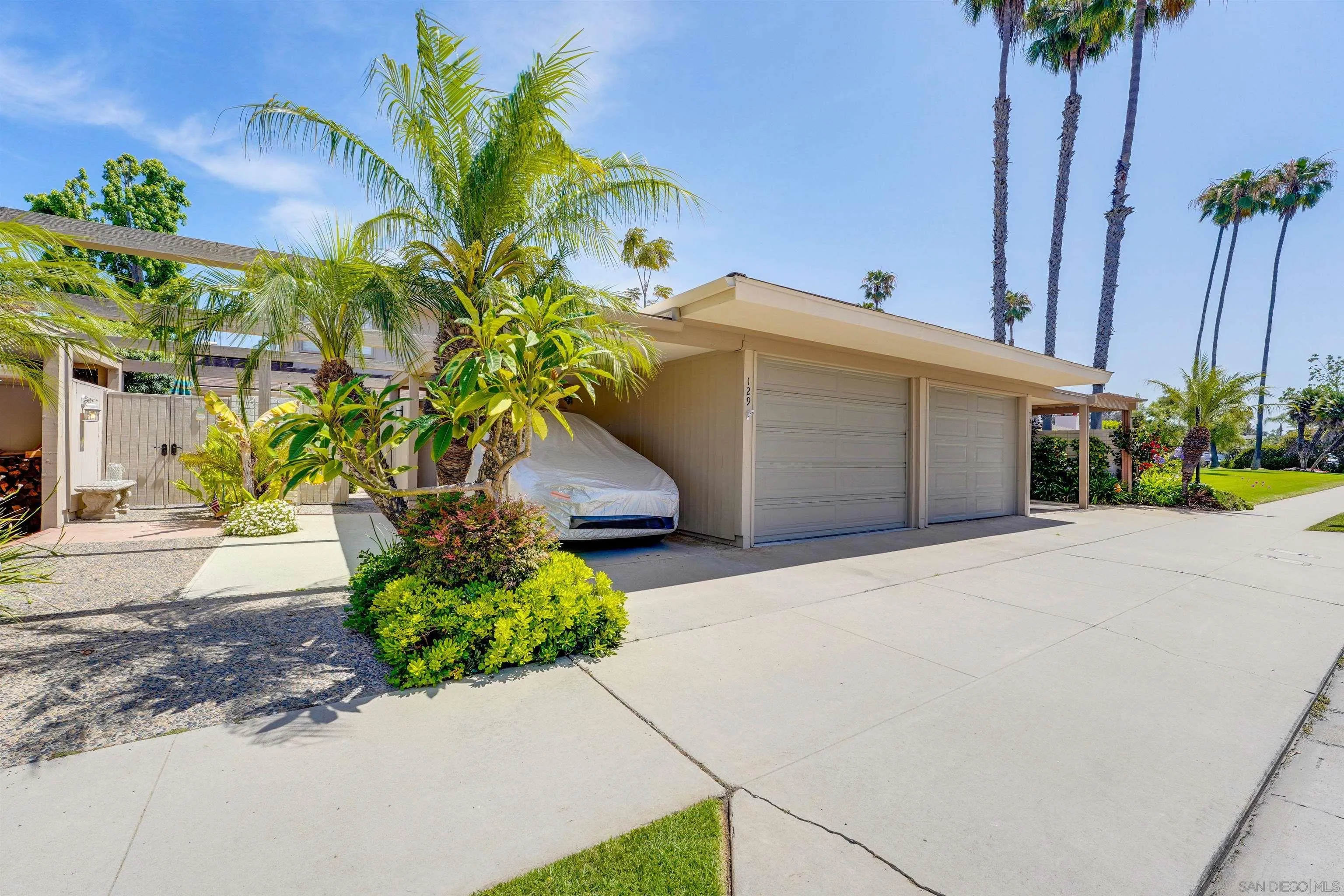 https://cdn.realtyfeed.com/cdn/127/260012202/767ff9beca2b67322df8d03afd83fe97.webp
