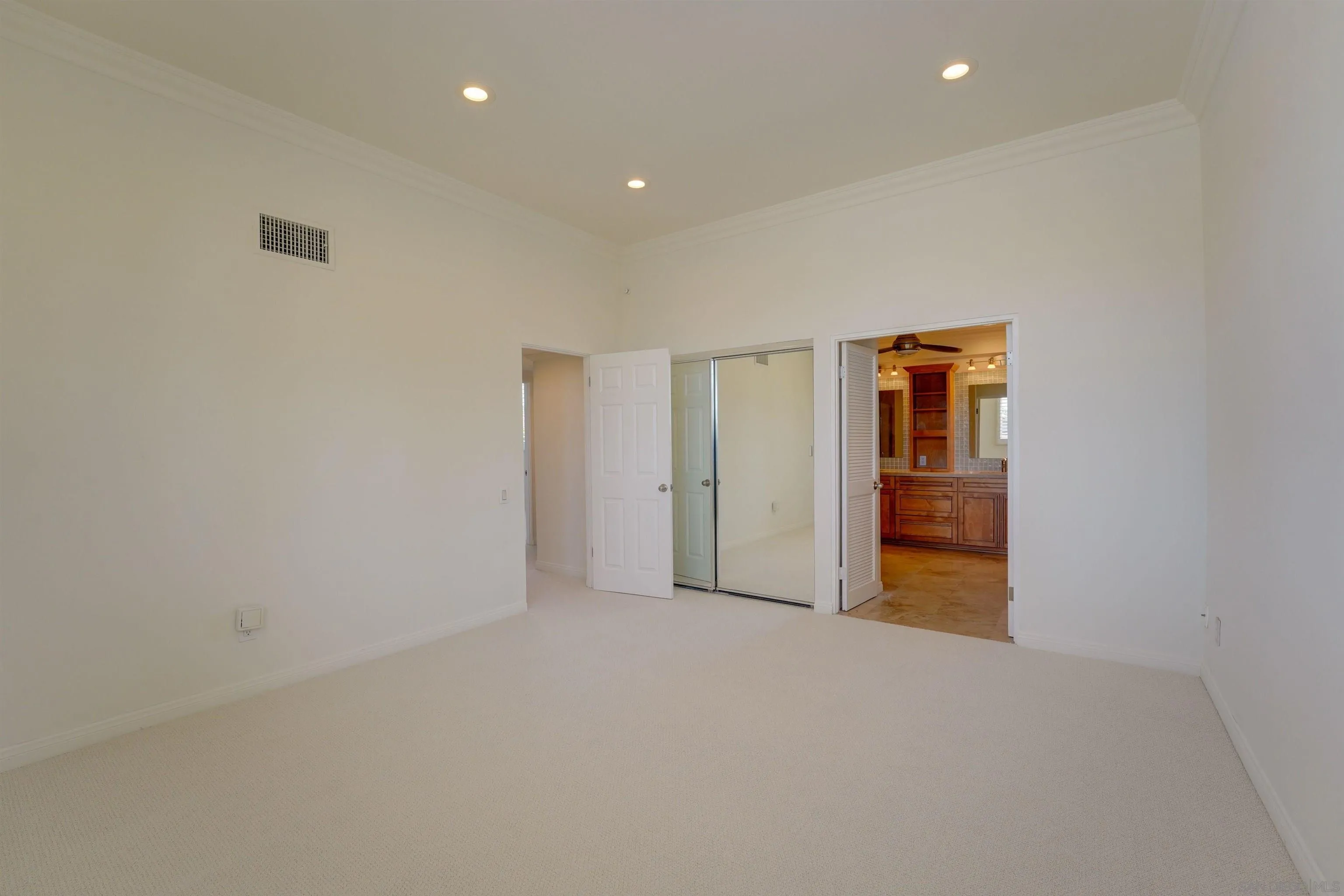 https://cdn.realtyfeed.com/cdn/127/260012202/ac1588b8c09f486b0e4010c313b40e0c.webp