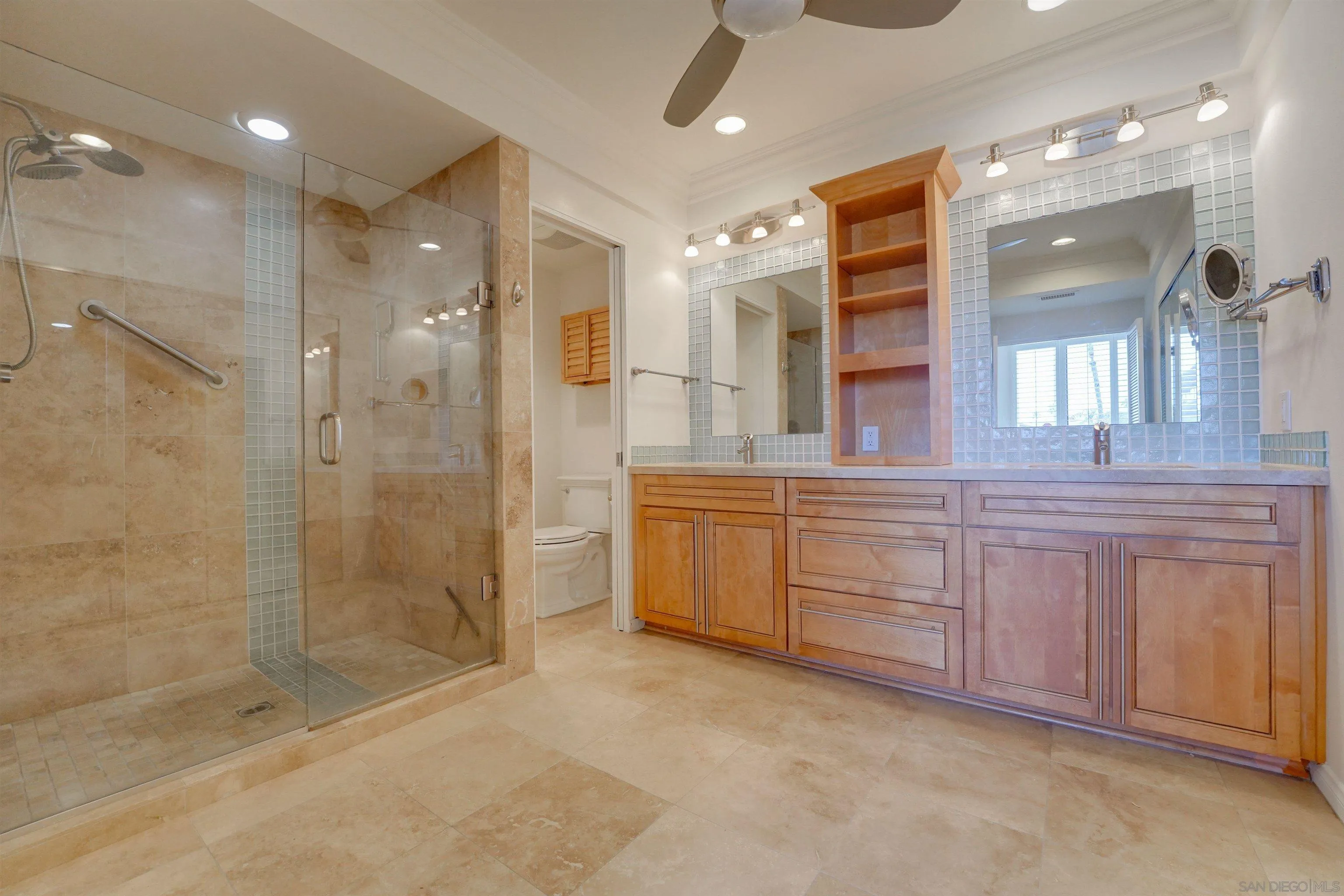 https://cdn.realtyfeed.com/cdn/127/260012202/b08397d0e84dd45718235b2cf87761ce.webp