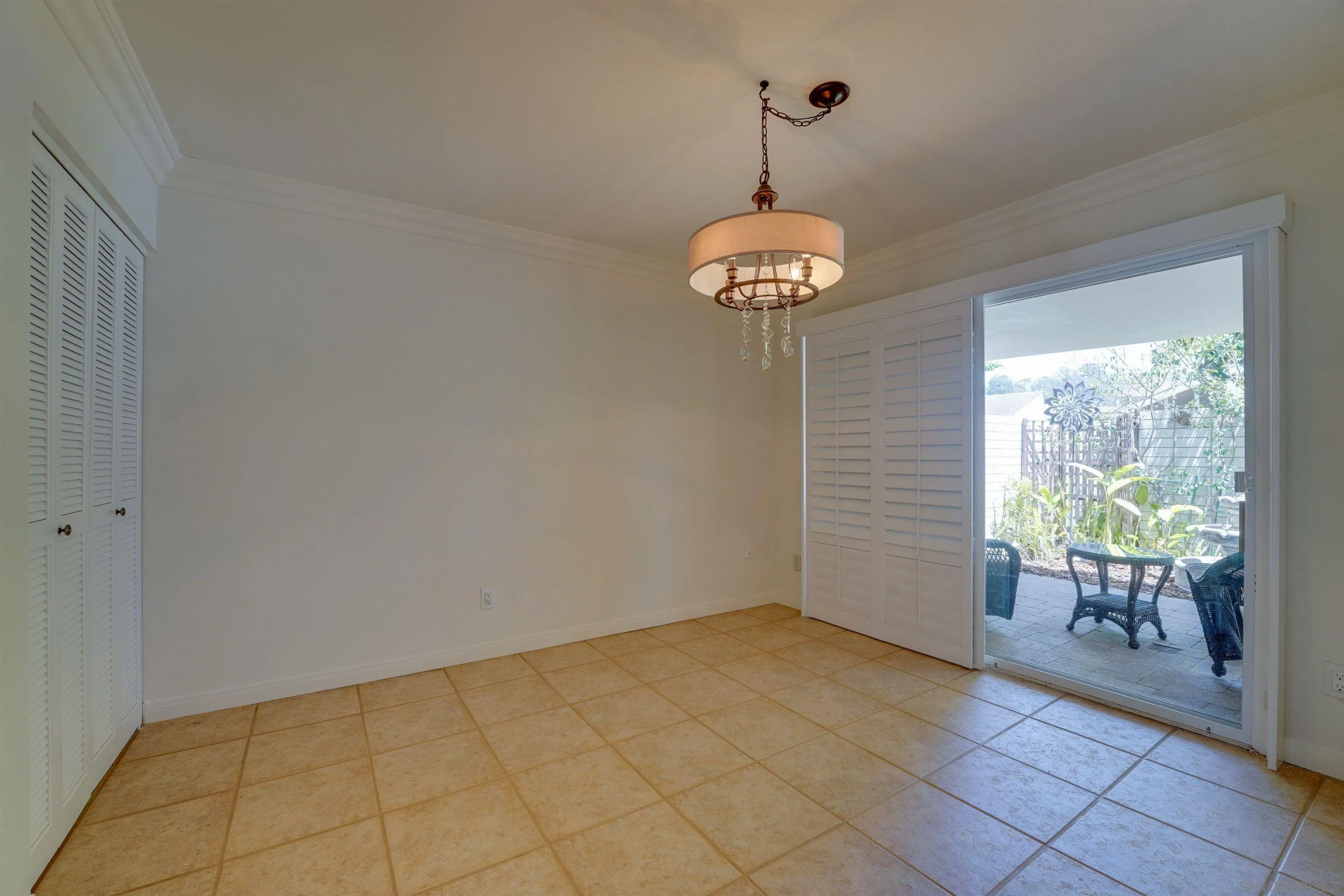 https://cdn.realtyfeed.com/cdn/127/260012202/cc64824efce2478d8e6133750660c6d9.webp