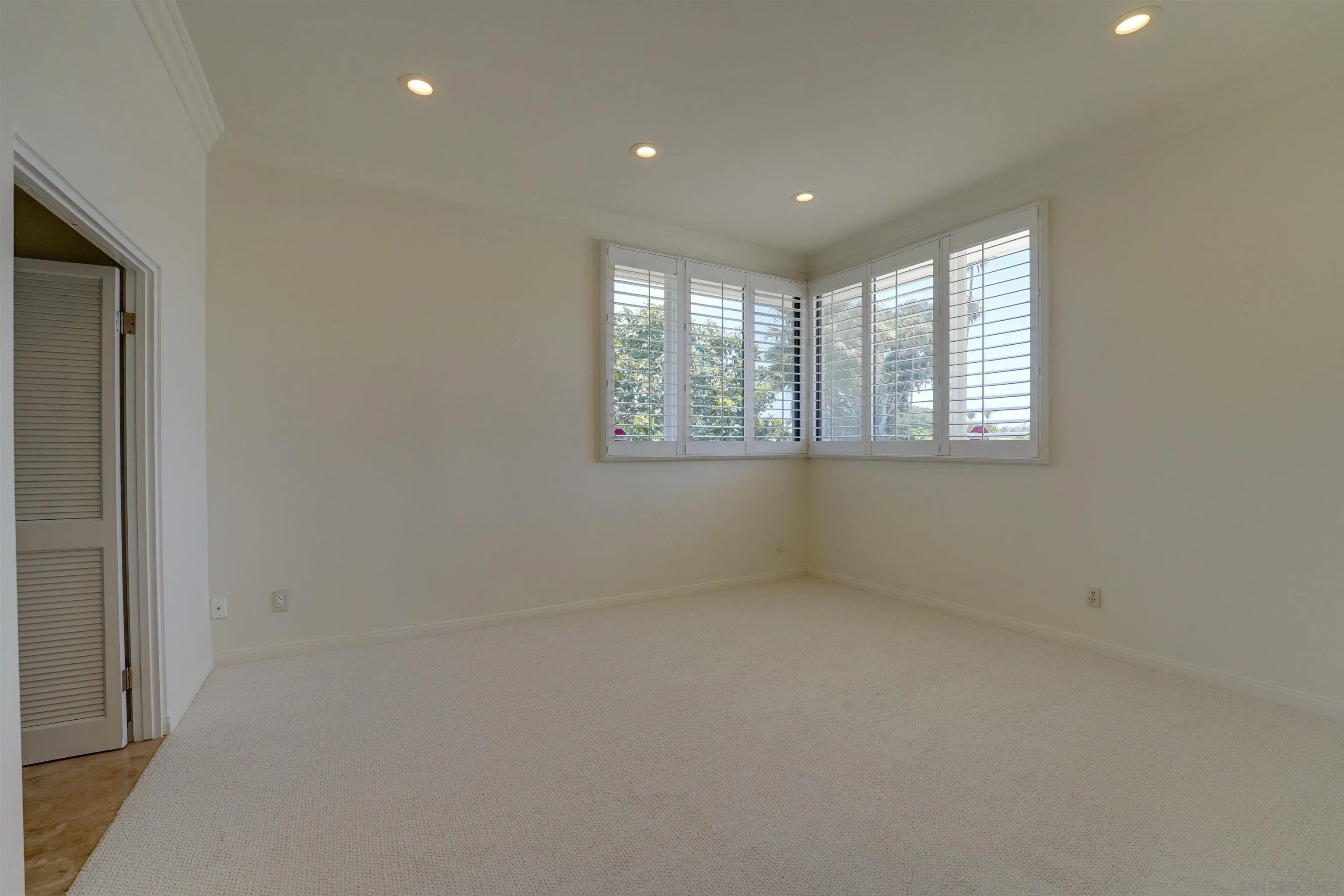 https://cdn.realtyfeed.com/cdn/127/260012202/d541865562e58771927e21a40e95ead0.webp