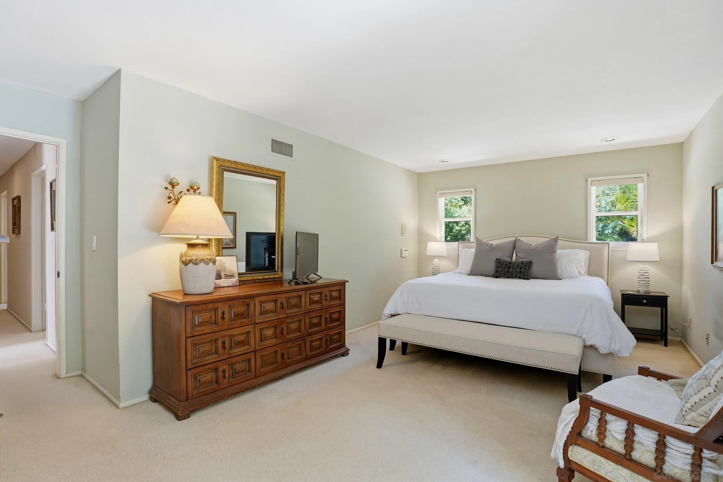 https://cdn.realtyfeed.com/cdn/127/260012205/720371ae0f56dfe5a7f888564470457a.webp