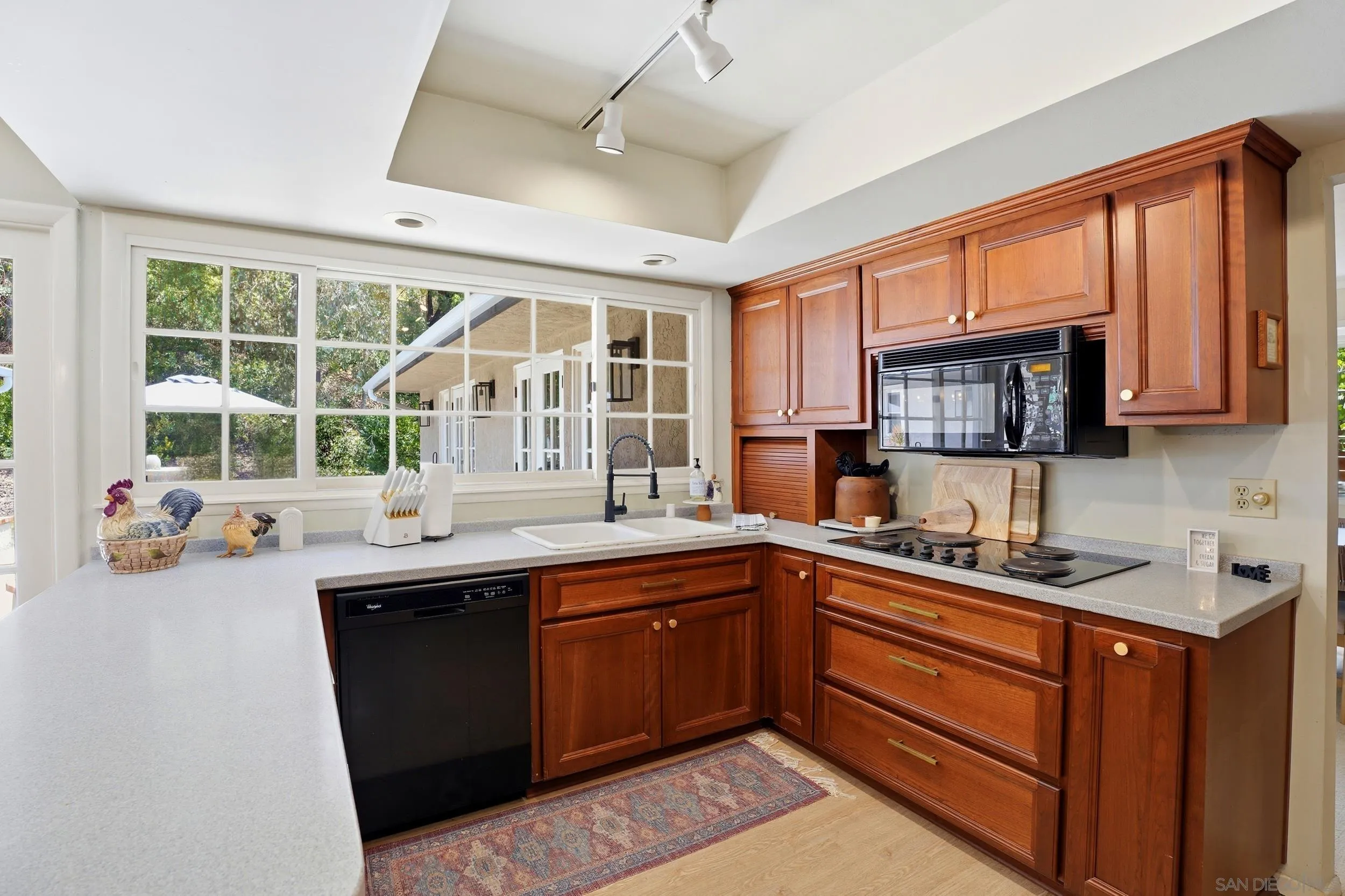 https://cdn.realtyfeed.com/cdn/127/260012205/8272bd0e3f4166b4b94a05e01a879477.webp