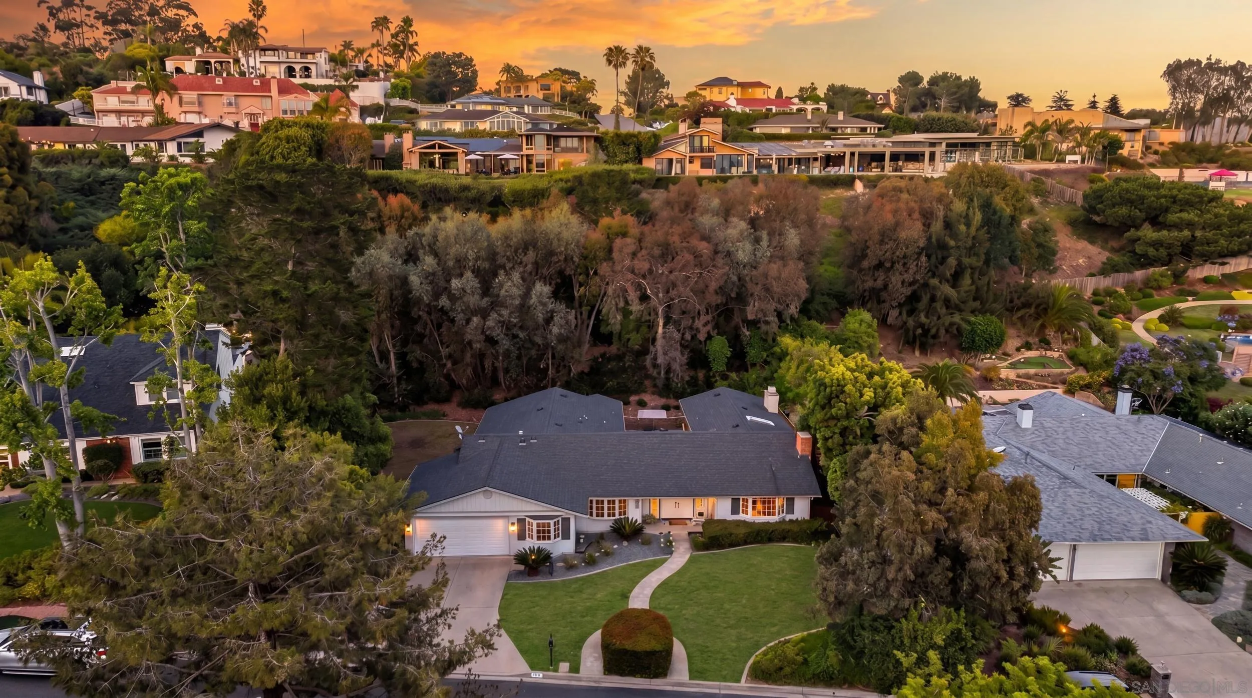 https://cdn.realtyfeed.com/cdn/127/260012205/94b276545bf330c3d7db3e766c16c04f.webp