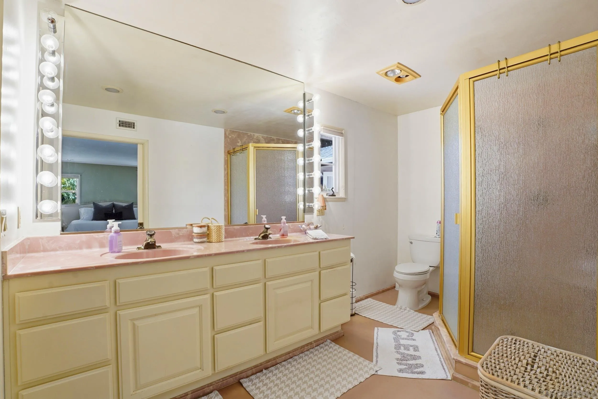 https://cdn.realtyfeed.com/cdn/127/260012205/9ac277deb3837255794909a362d2f960.webp