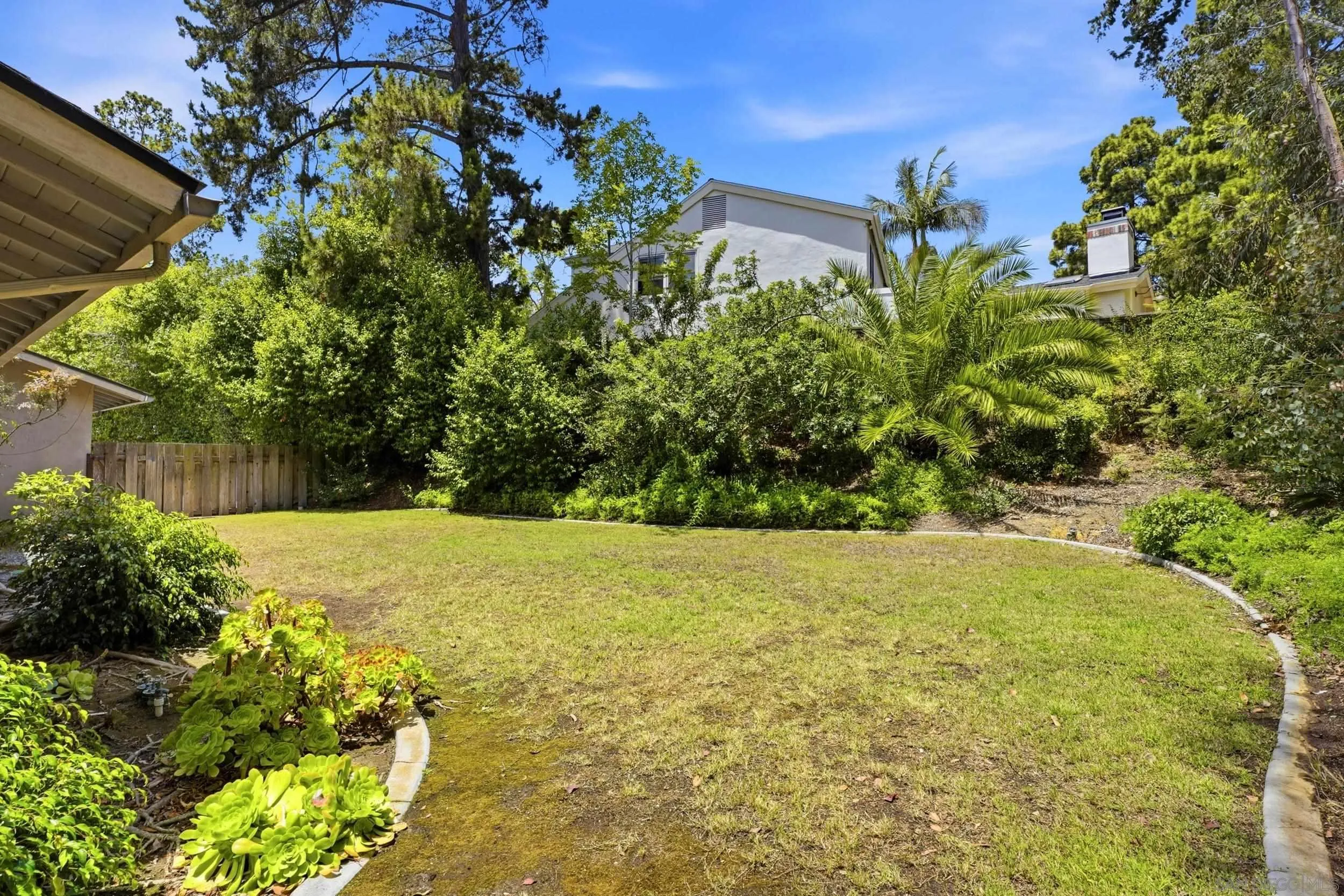 https://cdn.realtyfeed.com/cdn/127/260012205/b3ec30e5f67917f71358d325599db930.webp