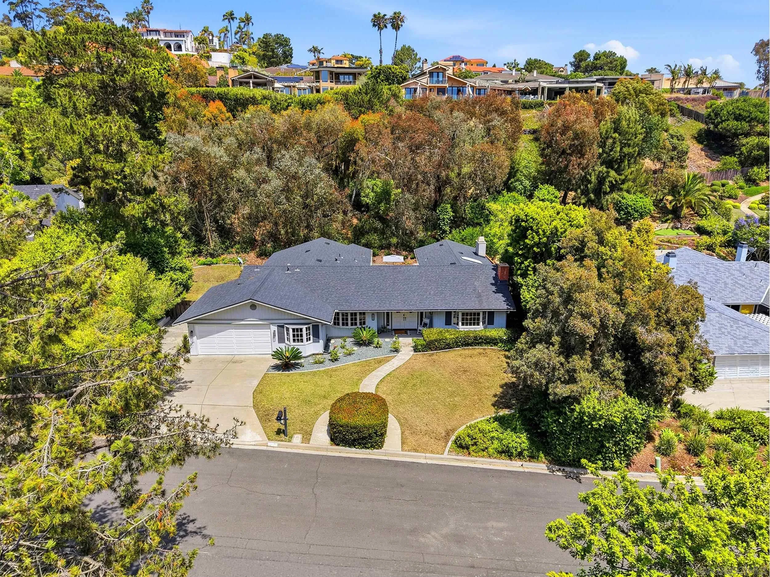 https://cdn.realtyfeed.com/cdn/127/260012205/ce05ef330e48514022c4206bb9fb9e5e.webp