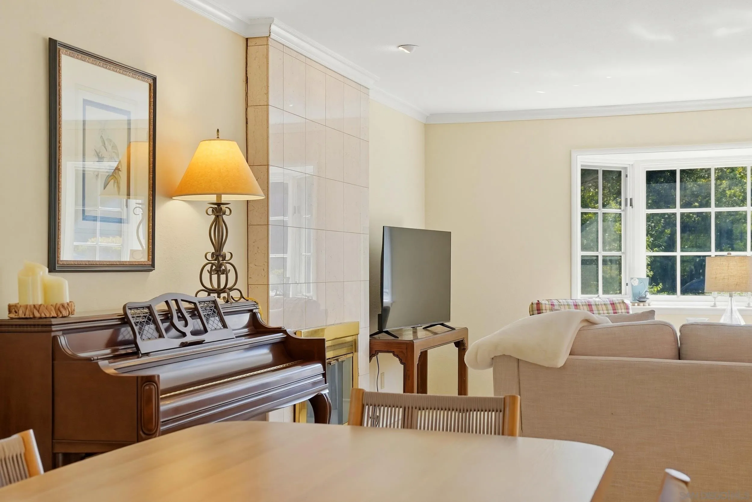 https://cdn.realtyfeed.com/cdn/127/260012205/fa3a67c5086d880eab518bd416139eaa.webp