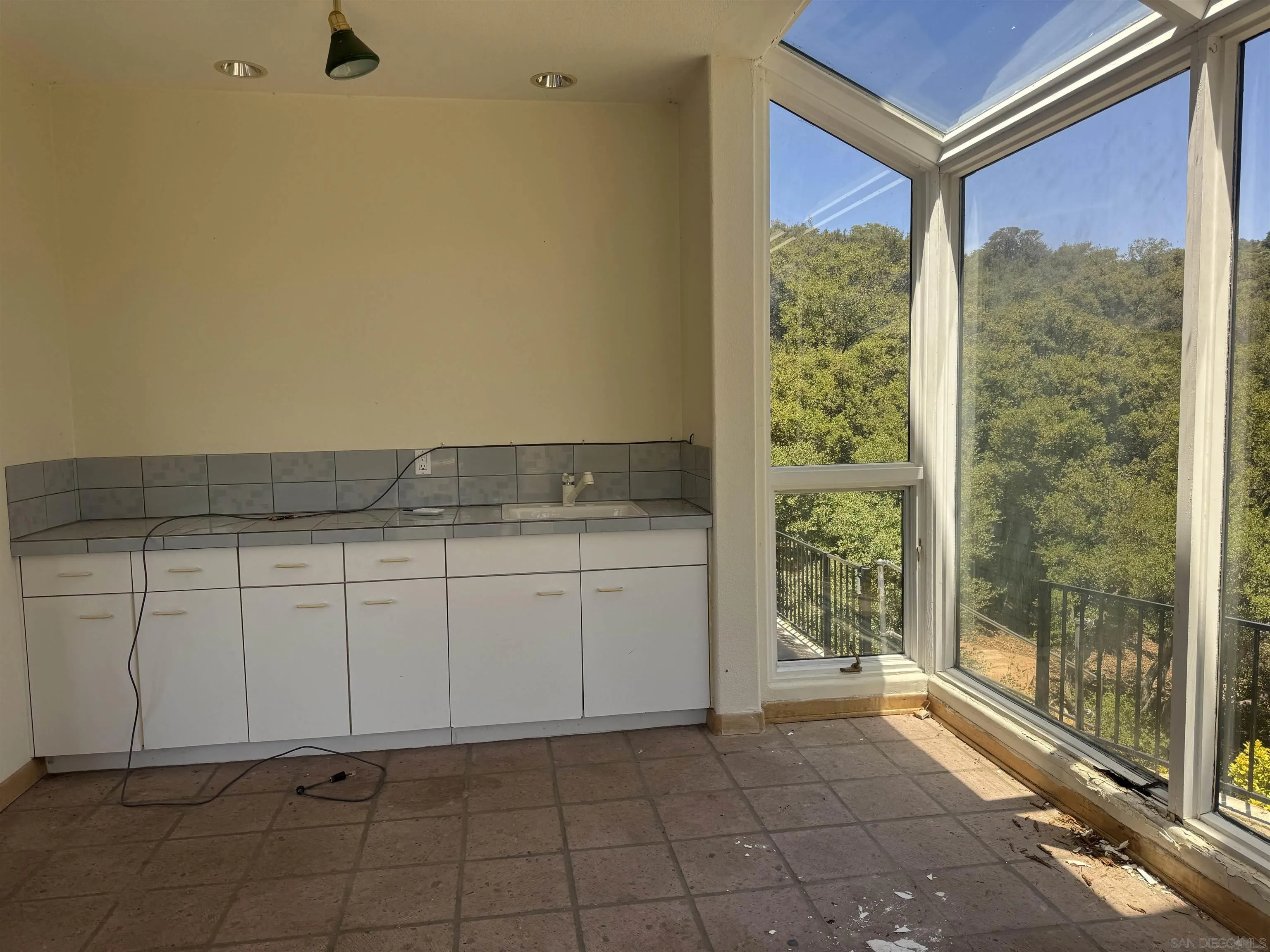 https://cdn.realtyfeed.com/cdn/127/260012212/240badb324b0550f800ce0bcb11bbb6f.webp