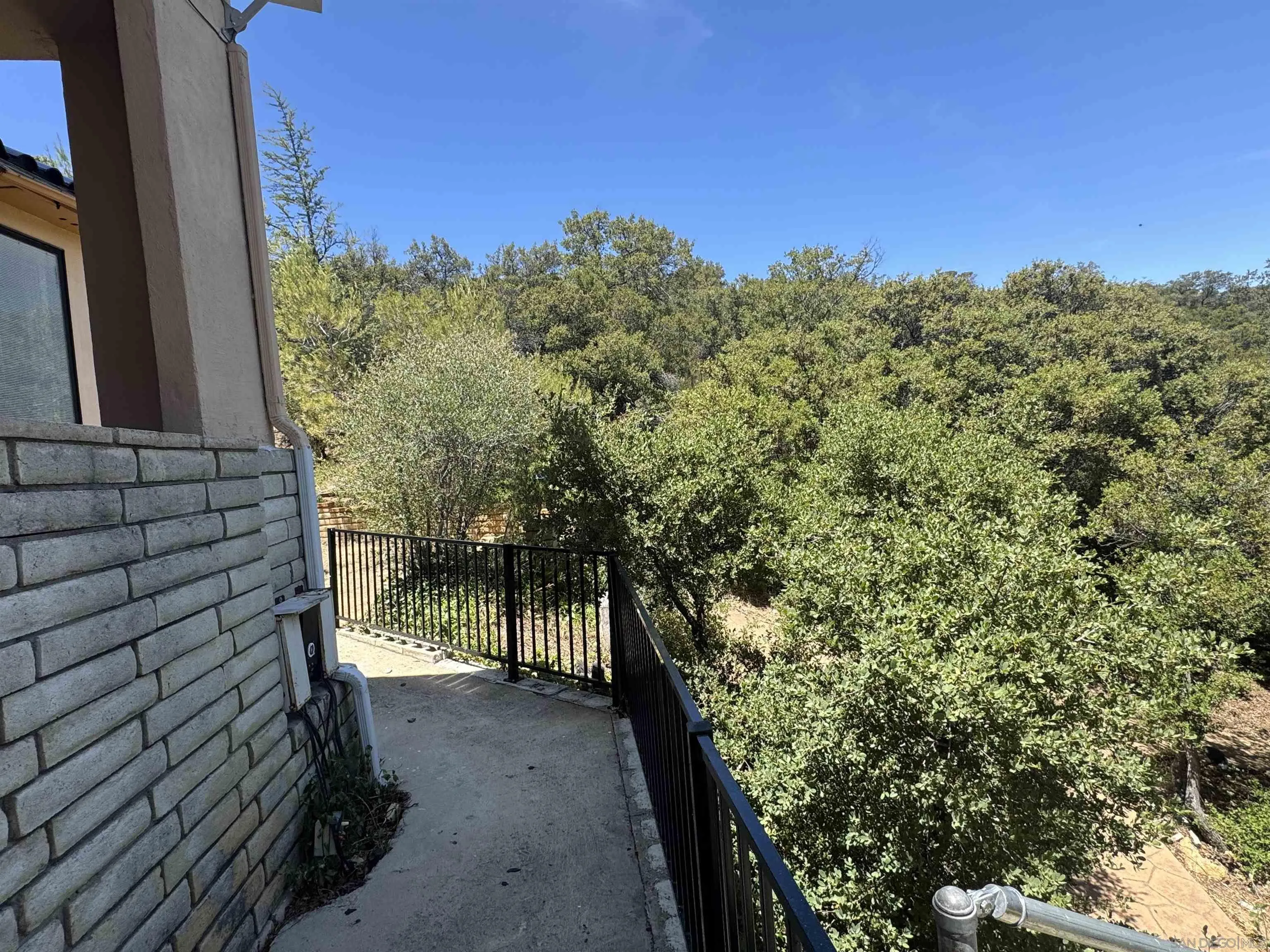https://cdn.realtyfeed.com/cdn/127/260012212/ac96e9d8ad17157399a647135cc66405.webp