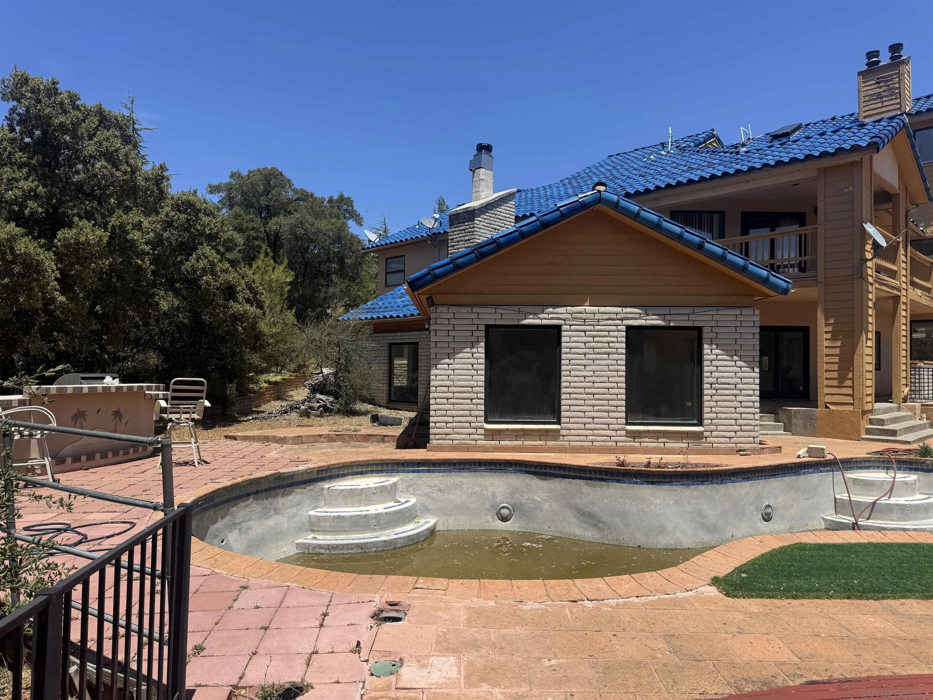 https://cdn.realtyfeed.com/cdn/127/260012212/fb80f665a79a9ba4e7a9e41269c0a0ac.webp