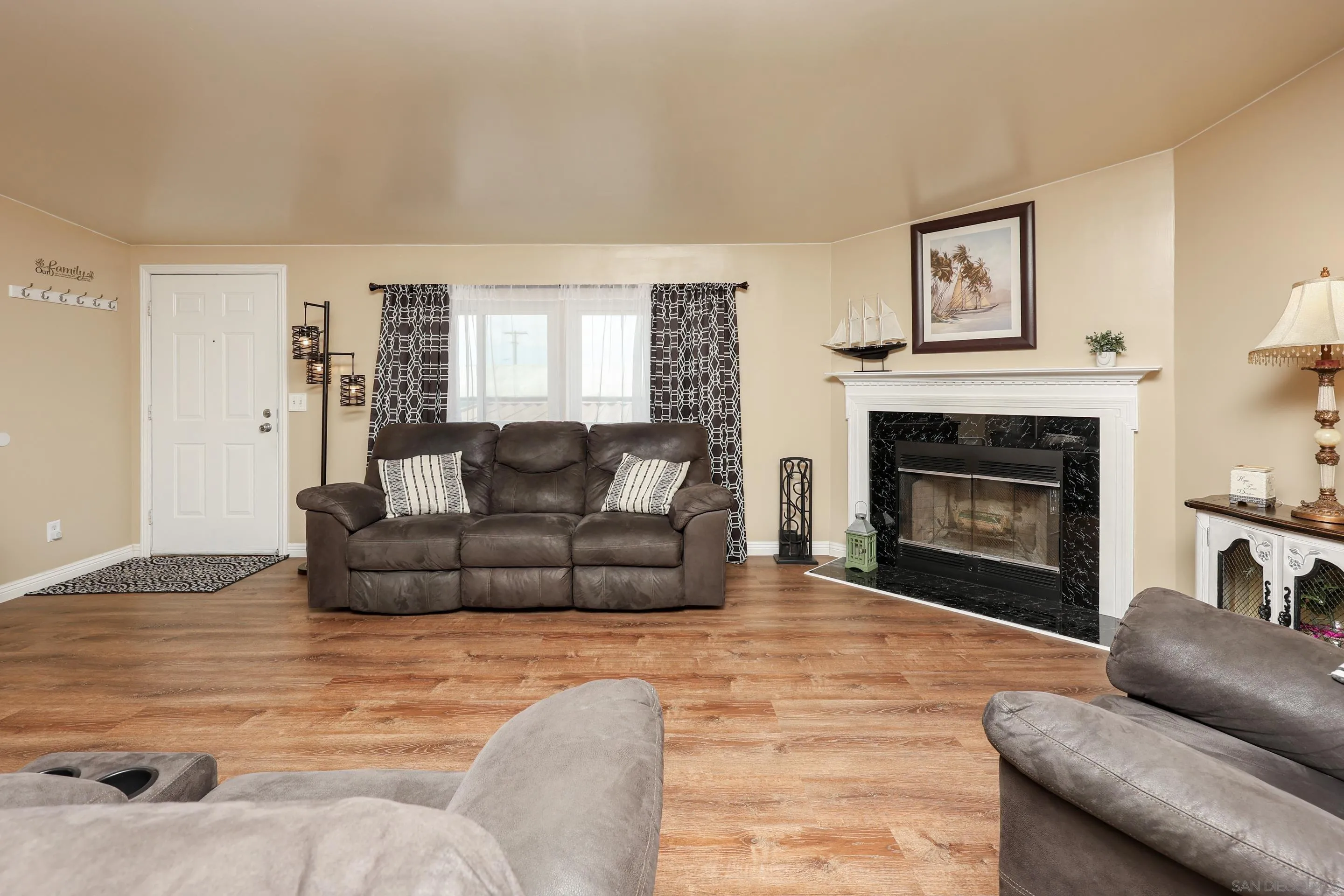 https://cdn.realtyfeed.com/cdn/127/260012213/3a4fb201a050a3b83389805654da8afa.webp