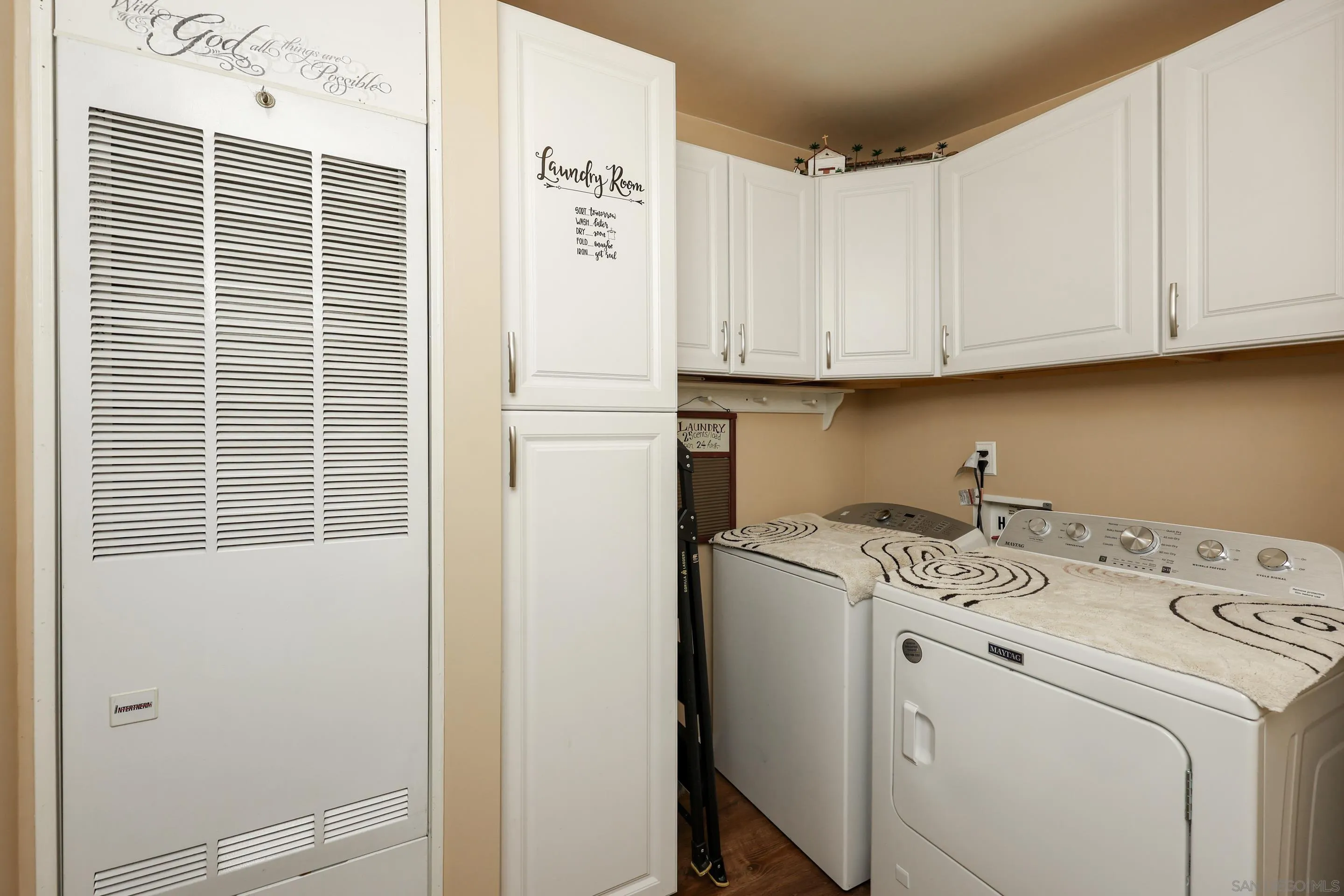 https://cdn.realtyfeed.com/cdn/127/260012213/487c2974fcf39d5878fede851e2f9e84.webp
