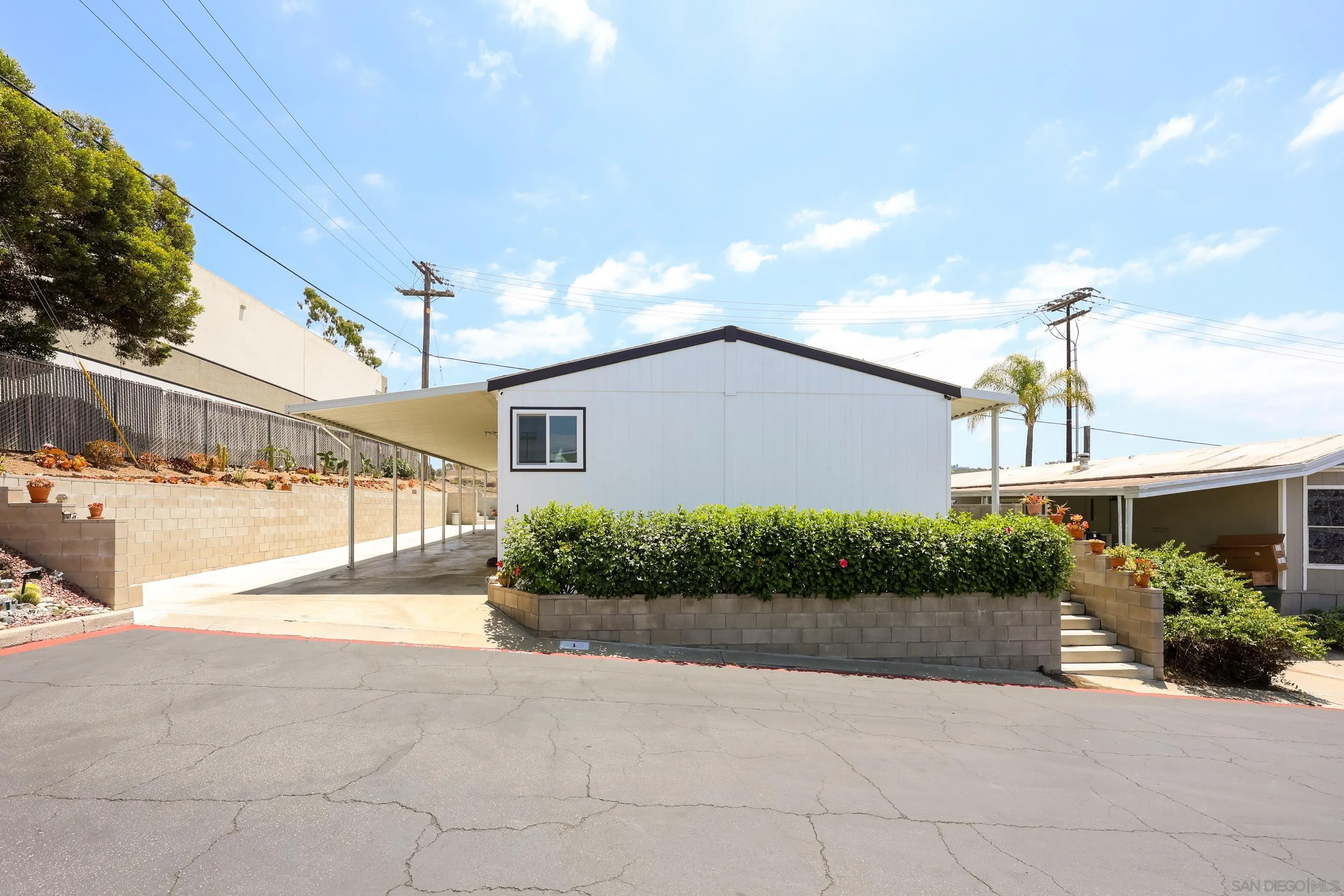 https://cdn.realtyfeed.com/cdn/127/260012213/65ffacc2dcbab767d78a27885889d453.webp