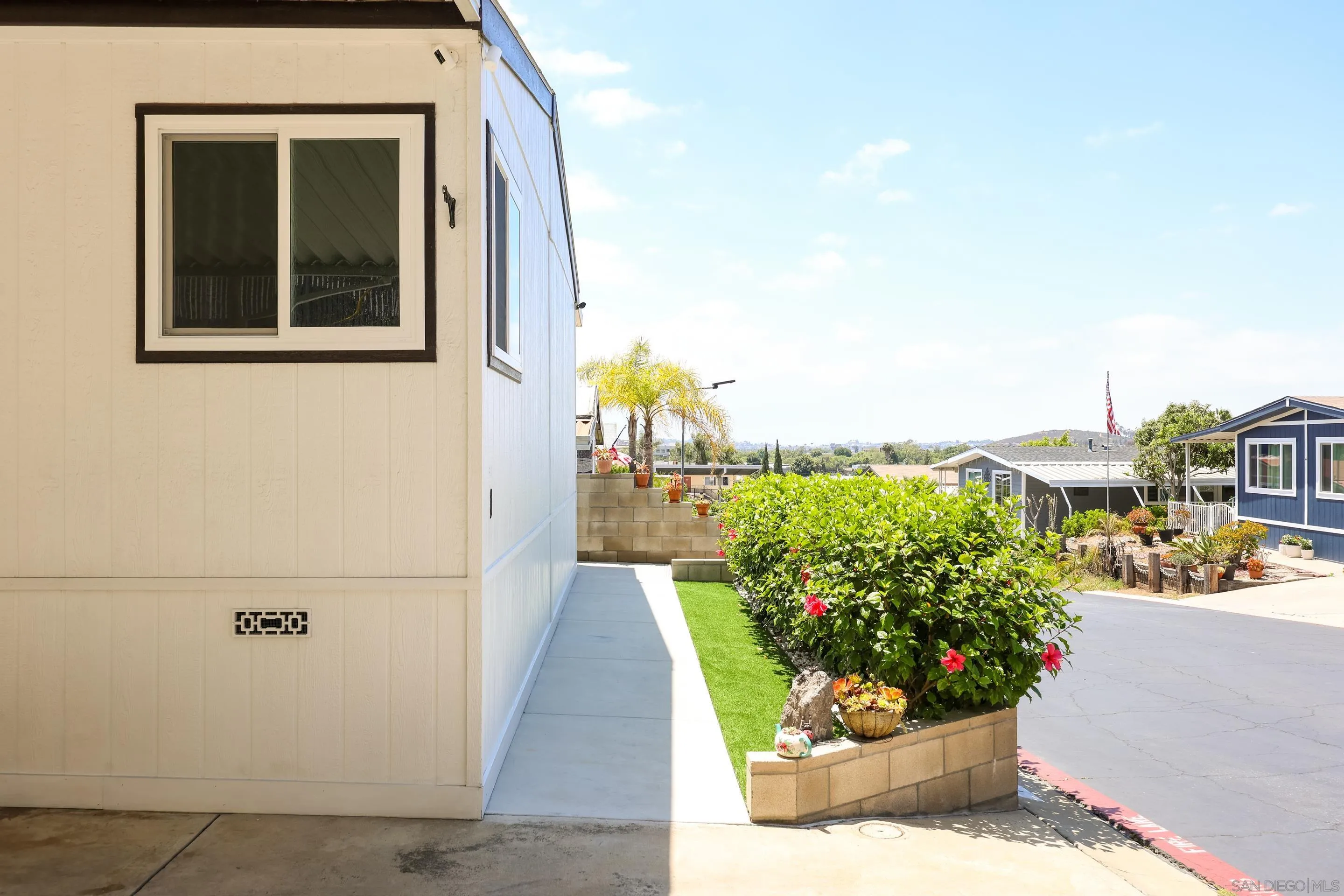 https://cdn.realtyfeed.com/cdn/127/260012213/68bb987a01f6414df82b38c0e0fb5279.webp