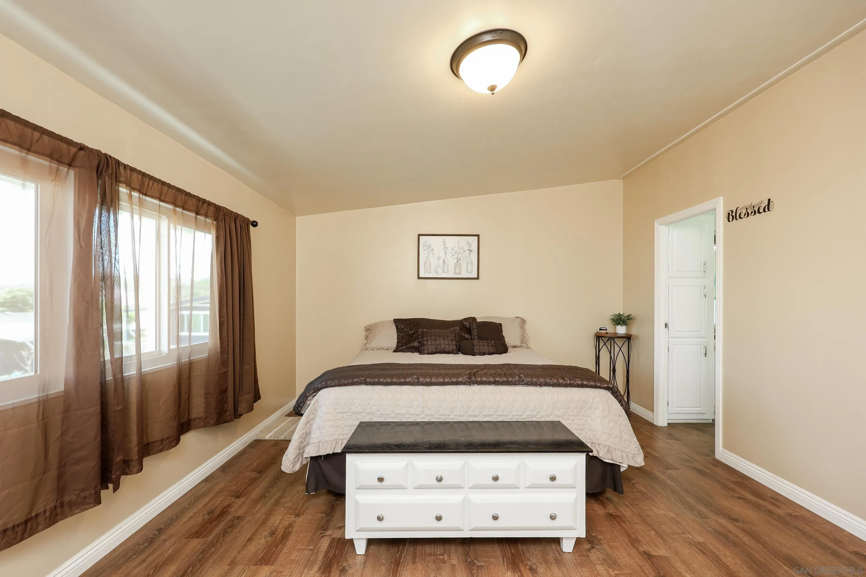 https://cdn.realtyfeed.com/cdn/127/260012213/748e44115aaabbfc1de875f8f55732ba.webp