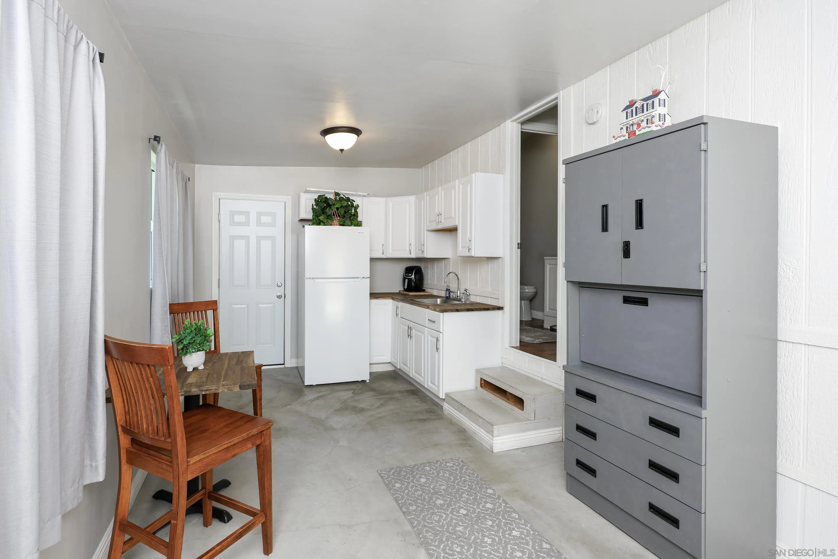 https://cdn.realtyfeed.com/cdn/127/260012213/7a8526f1c17e11a64b1a012ed9fa0c93.webp