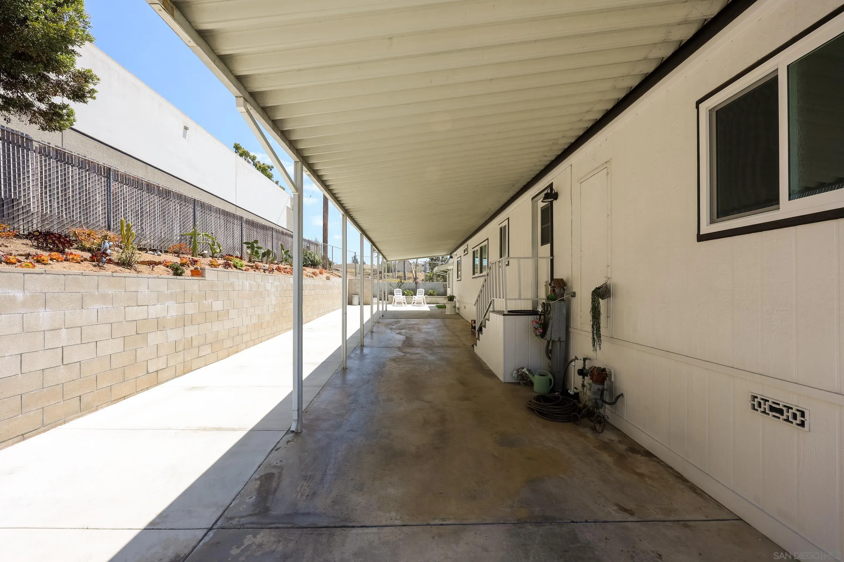 https://cdn.realtyfeed.com/cdn/127/260012213/ad36bbd45b737e874f059fe0e8bc5a7b.webp