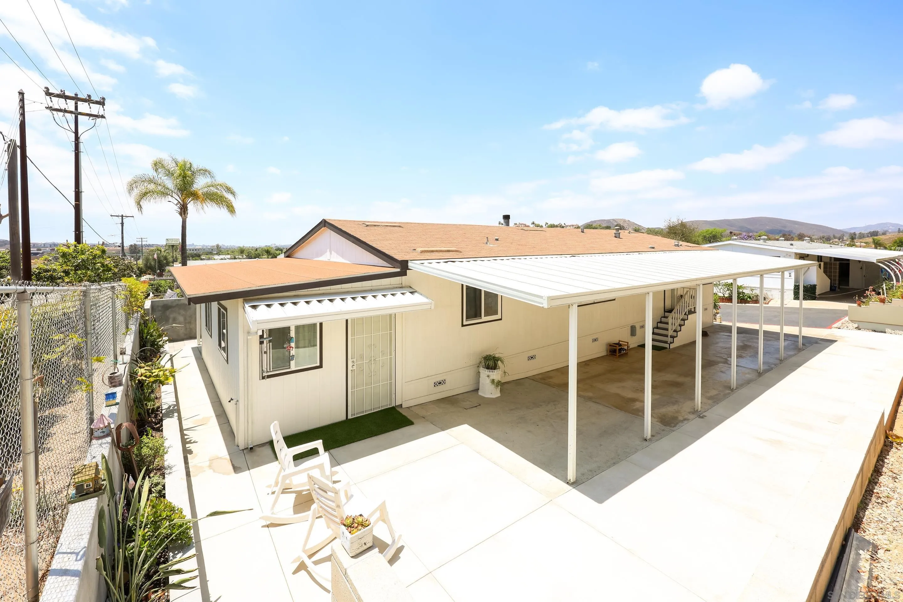 https://cdn.realtyfeed.com/cdn/127/260012213/bf29fe91cee6515a4ee675fcf14c44f5.webp