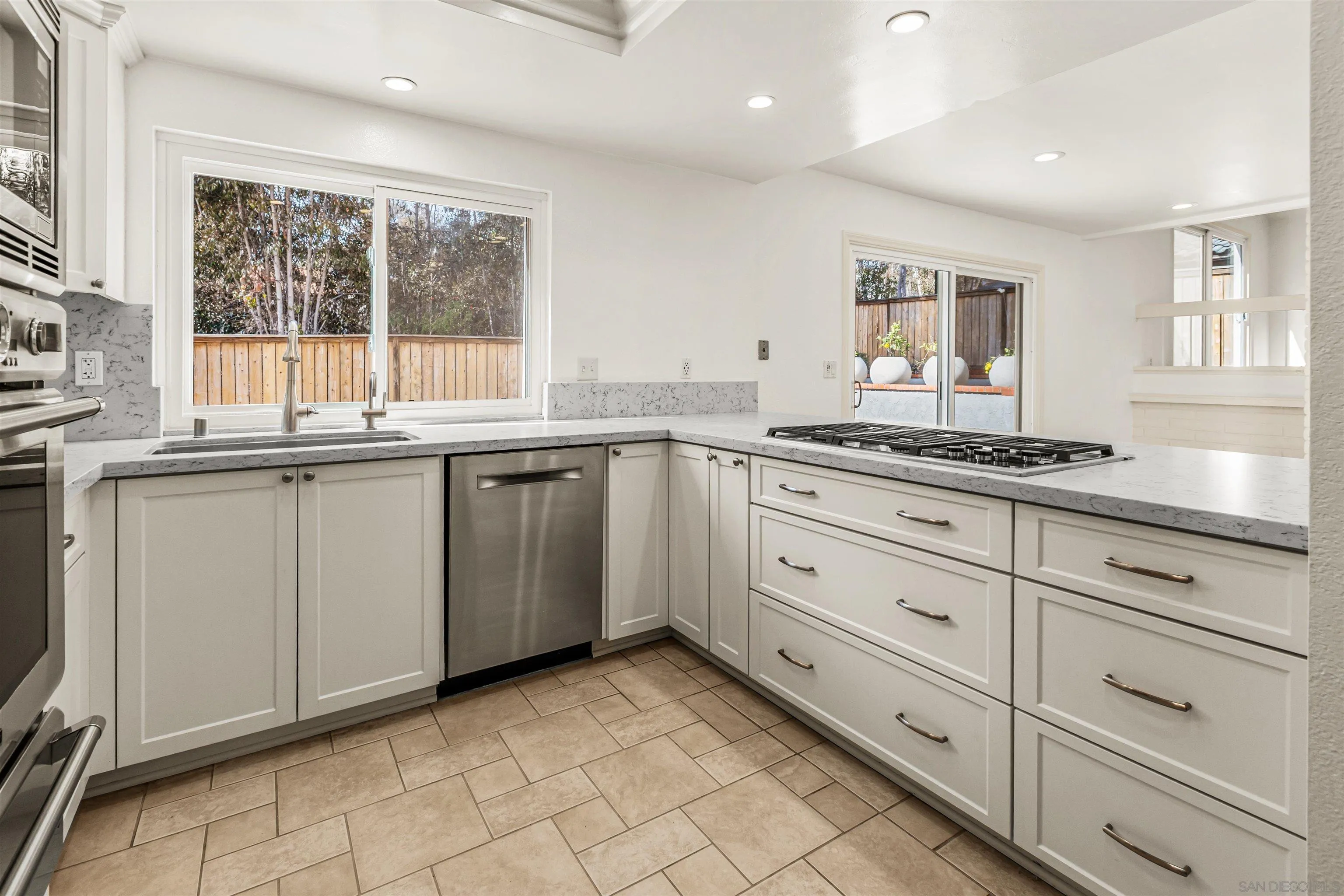 https://cdn.realtyfeed.com/cdn/127/260012225/71d23c7a5776e3948d7de55fc7cc0045.webp