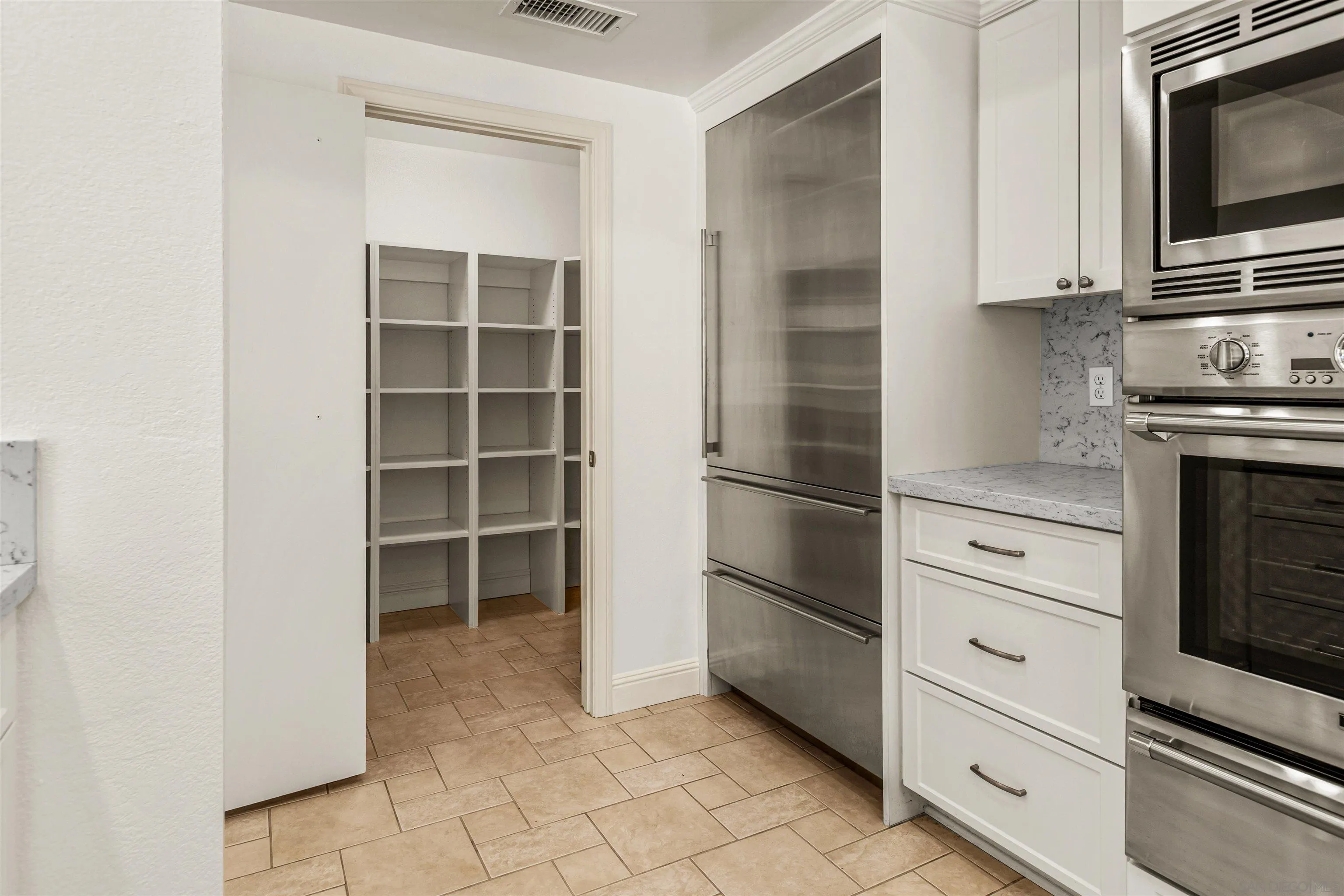https://cdn.realtyfeed.com/cdn/127/260012225/8217d98799bfa401a3bb9bcc3f42fd8e.webp