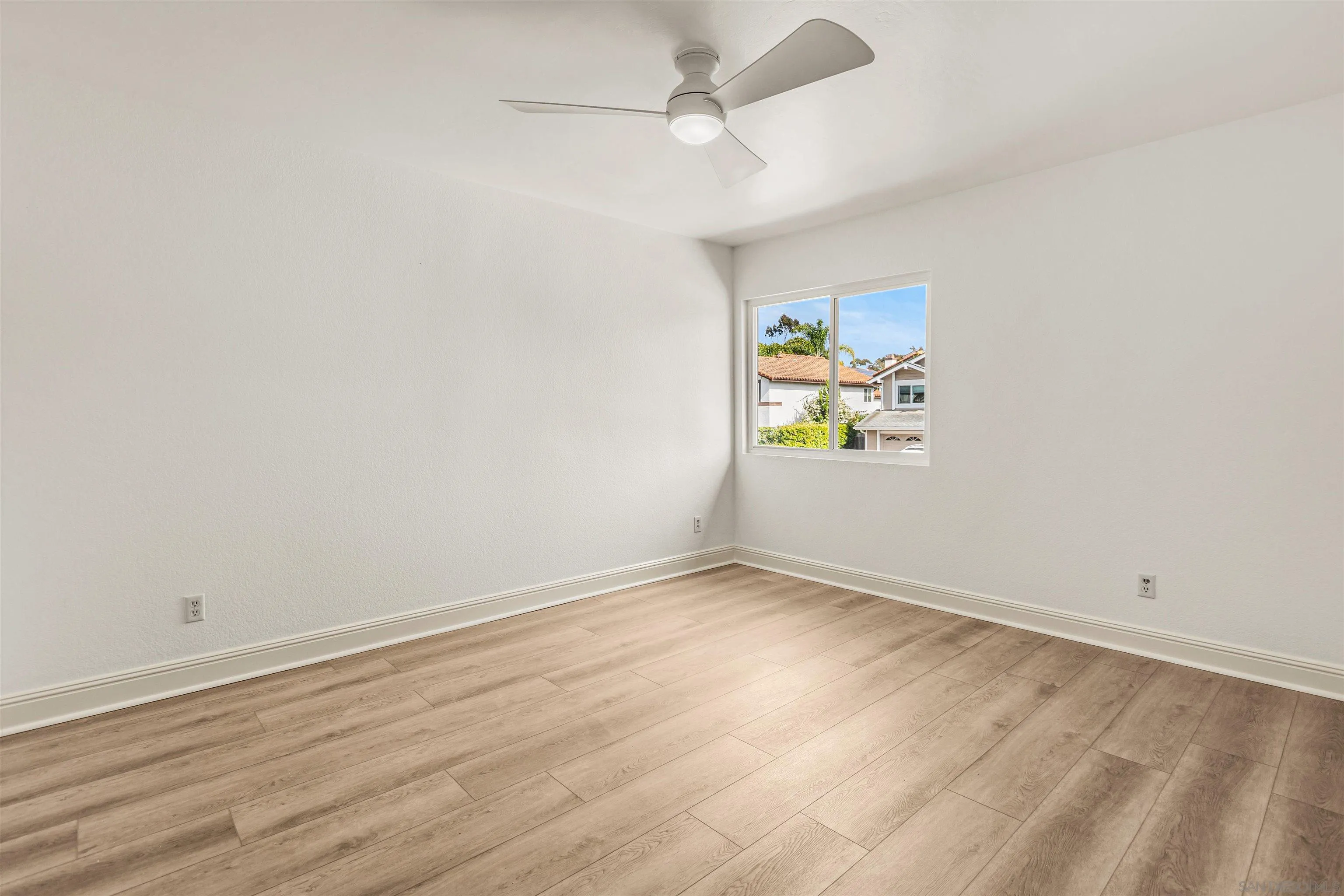 https://cdn.realtyfeed.com/cdn/127/260012225/9f8223f9dcec769ad2b050fce62c2608.webp