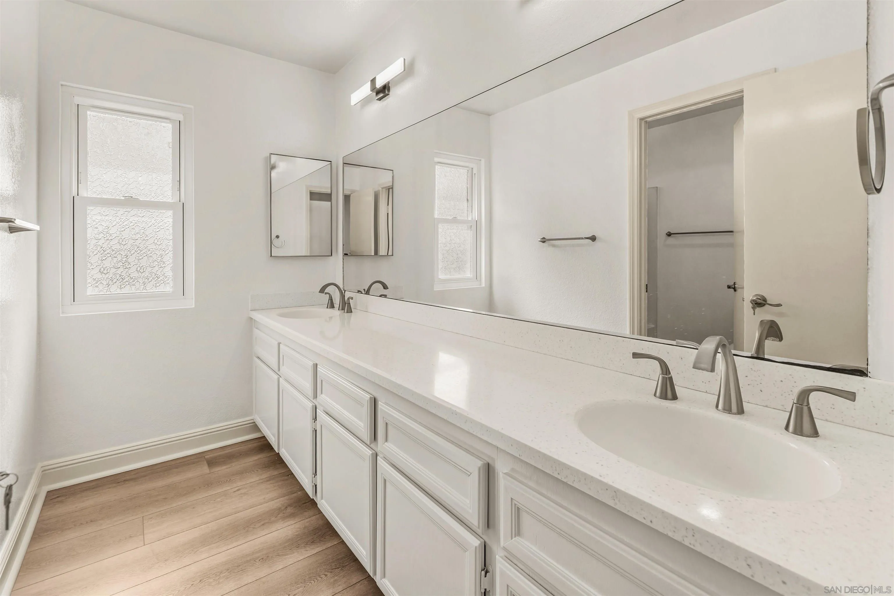 https://cdn.realtyfeed.com/cdn/127/260012225/a1877133209c9db122f36f0a359ddeb2.webp