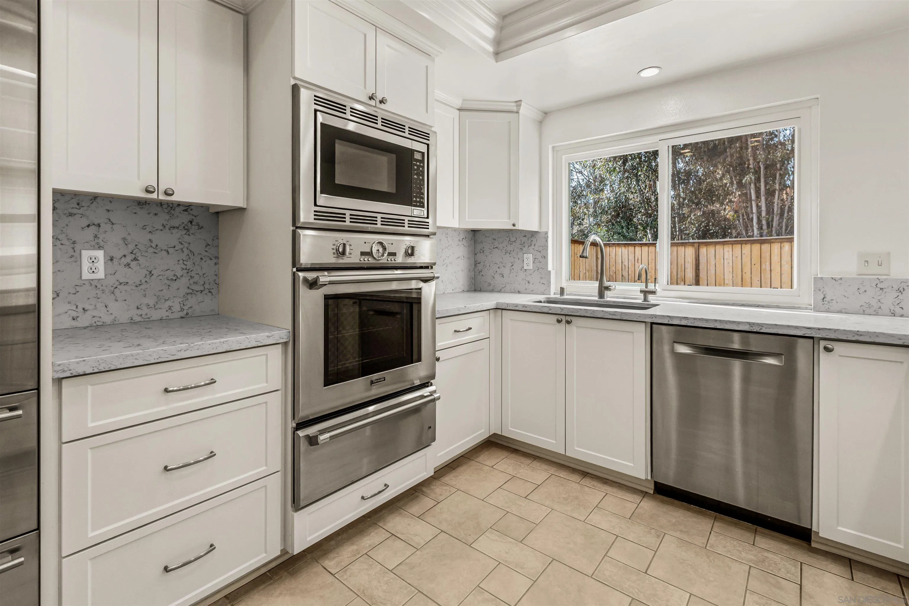 https://cdn.realtyfeed.com/cdn/127/260012225/c6d0c2bef087219b0833e14674b86a4a.webp