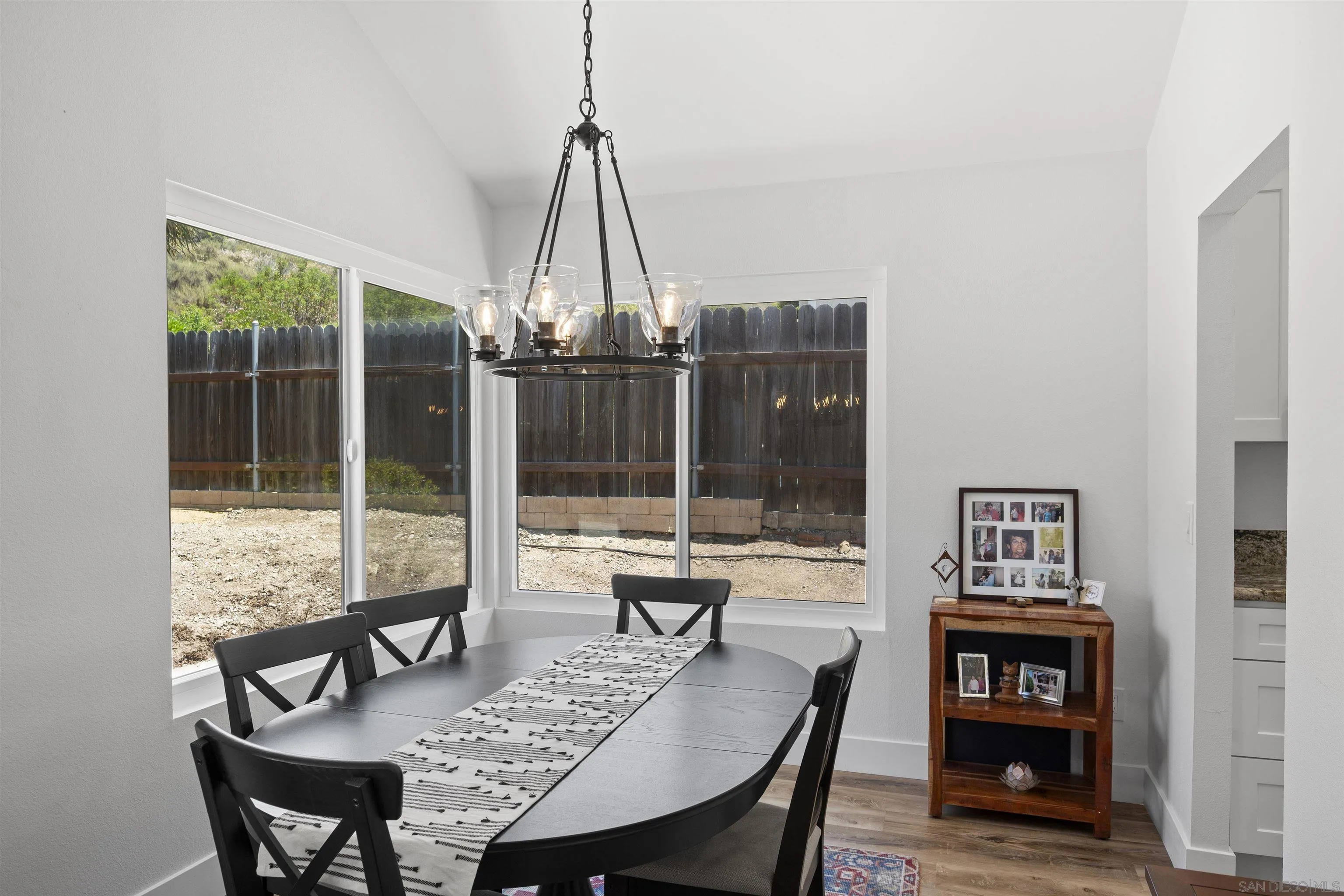 https://cdn.realtyfeed.com/cdn/127/260012227/1b7a9987bc7d624e7d906773f9e0153d.webp