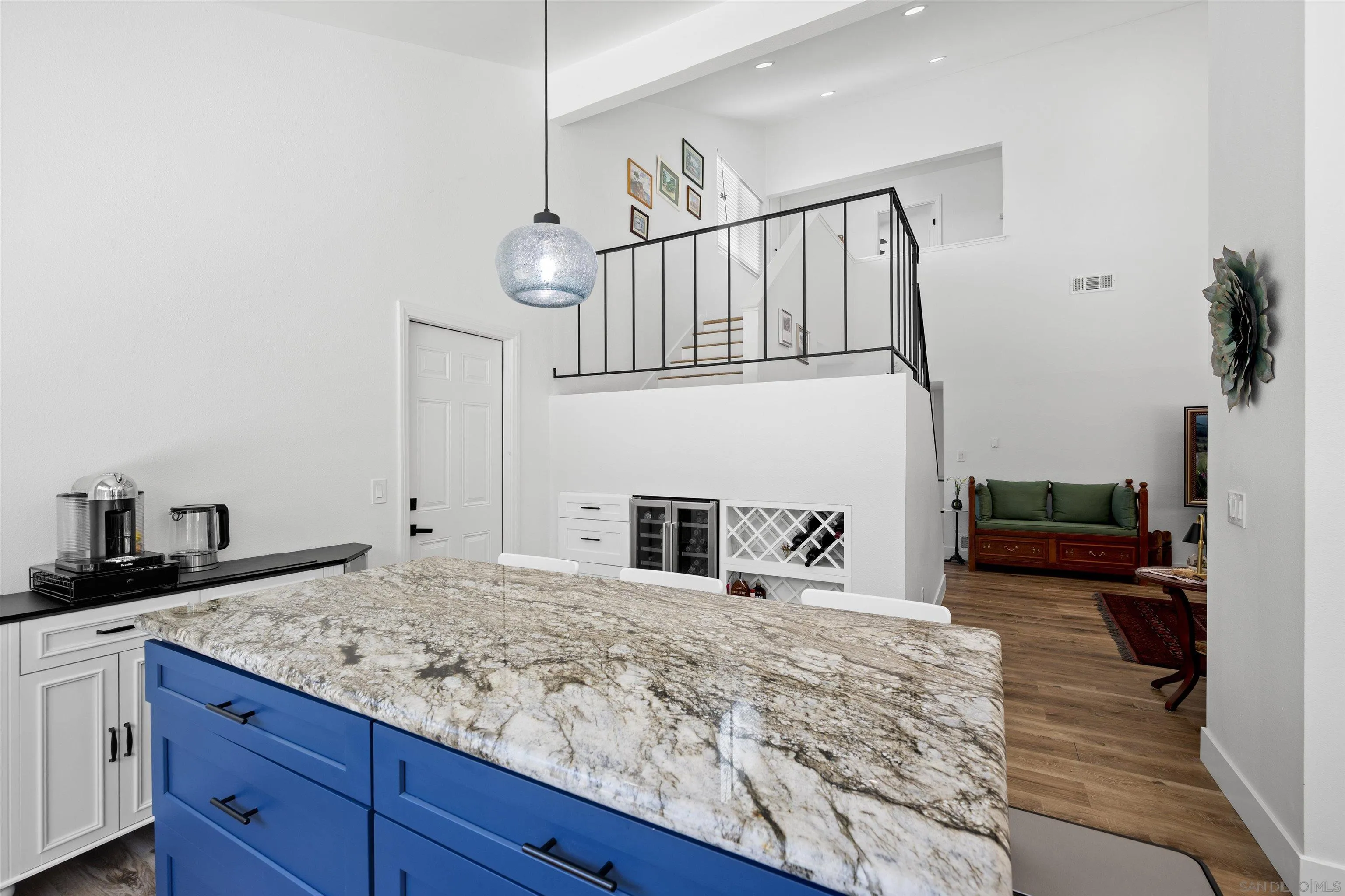 https://cdn.realtyfeed.com/cdn/127/260012227/6823a81fcb1ee462c8f7bb942b722f09.webp