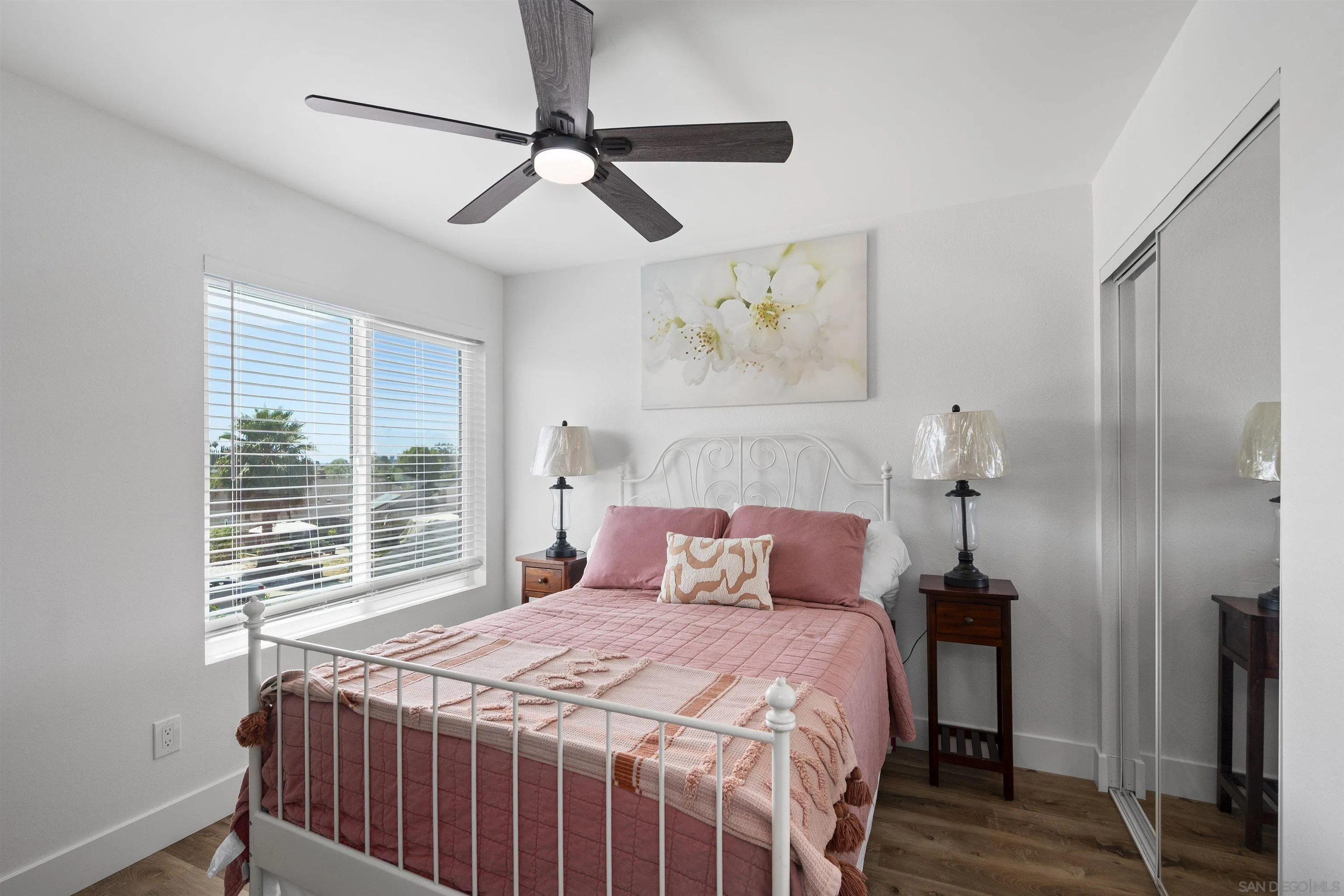 https://cdn.realtyfeed.com/cdn/127/260012227/7a8fb5bc977f811f76bc330ba84d931f.webp