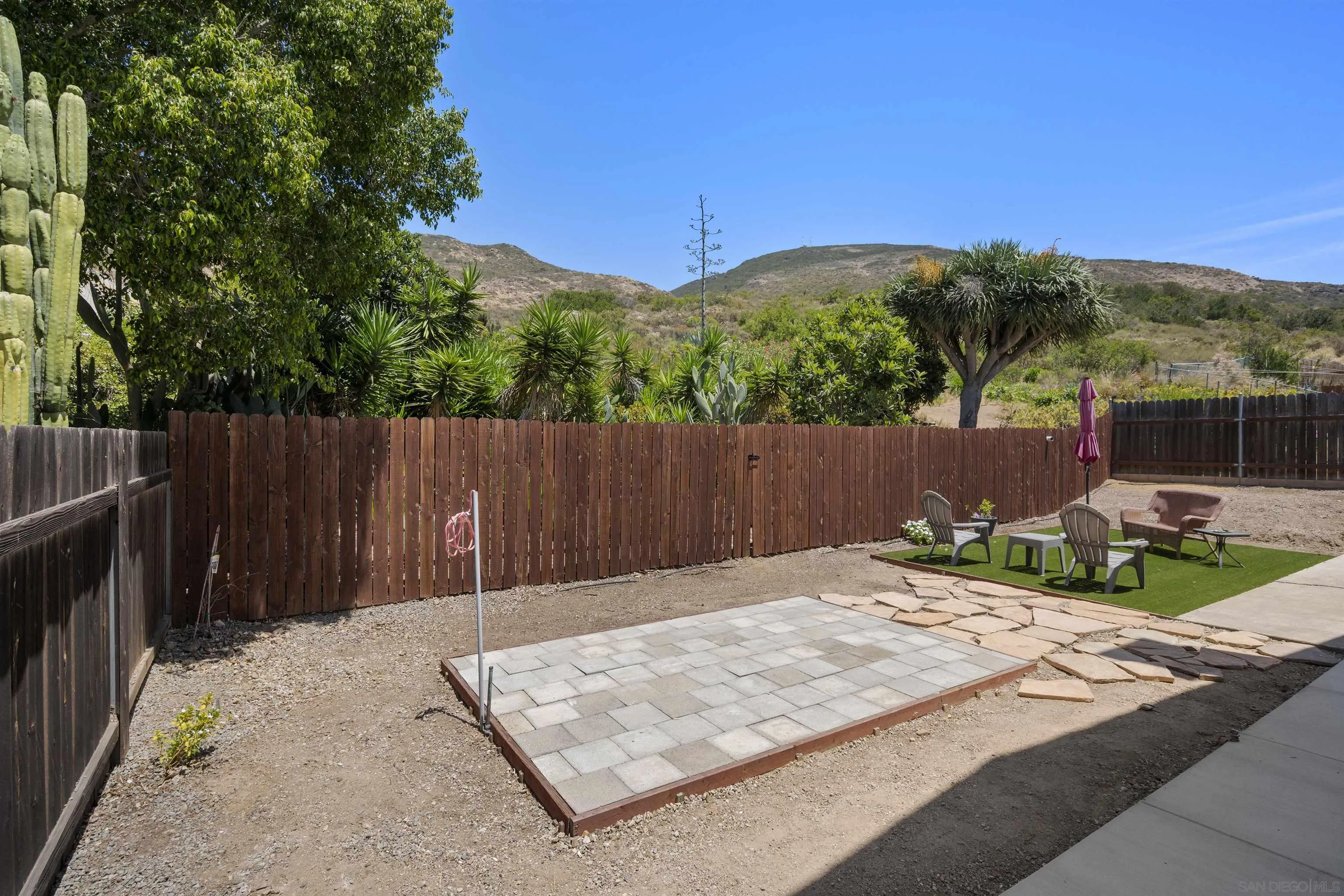 https://cdn.realtyfeed.com/cdn/127/260012227/920a297688e93e5a11358a9e36c3a0ea.webp