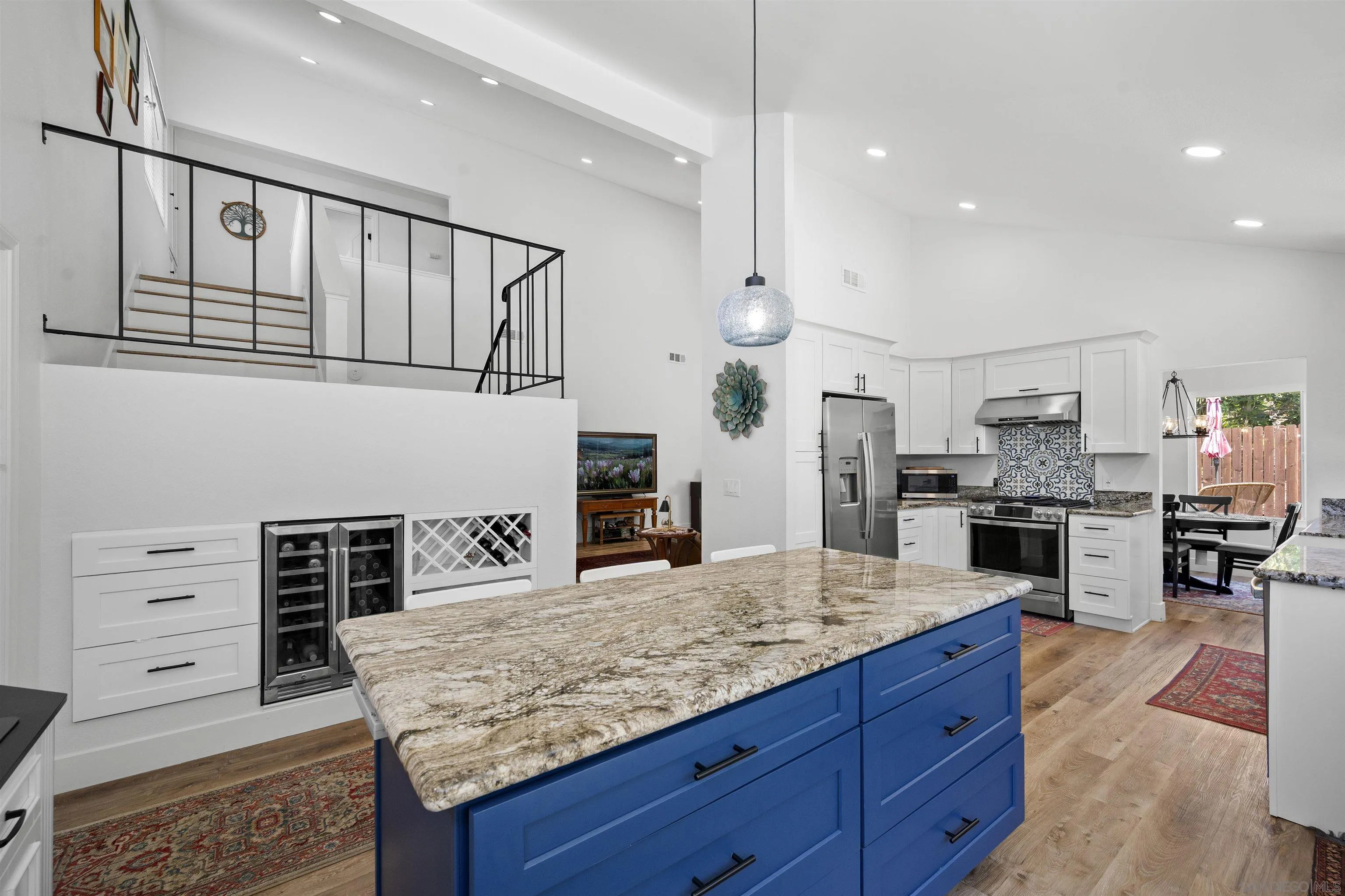 https://cdn.realtyfeed.com/cdn/127/260012227/935c5ef8330d1a08f6e1759a2b607e87.webp