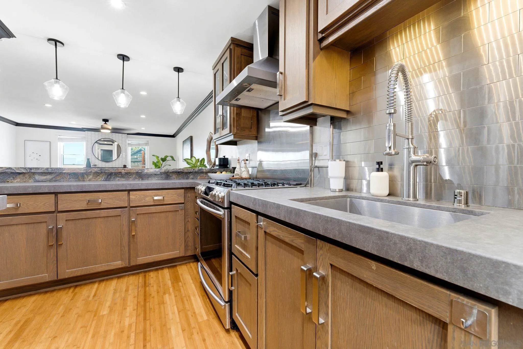 Photo #11: 260012229 Listing: Photo #11