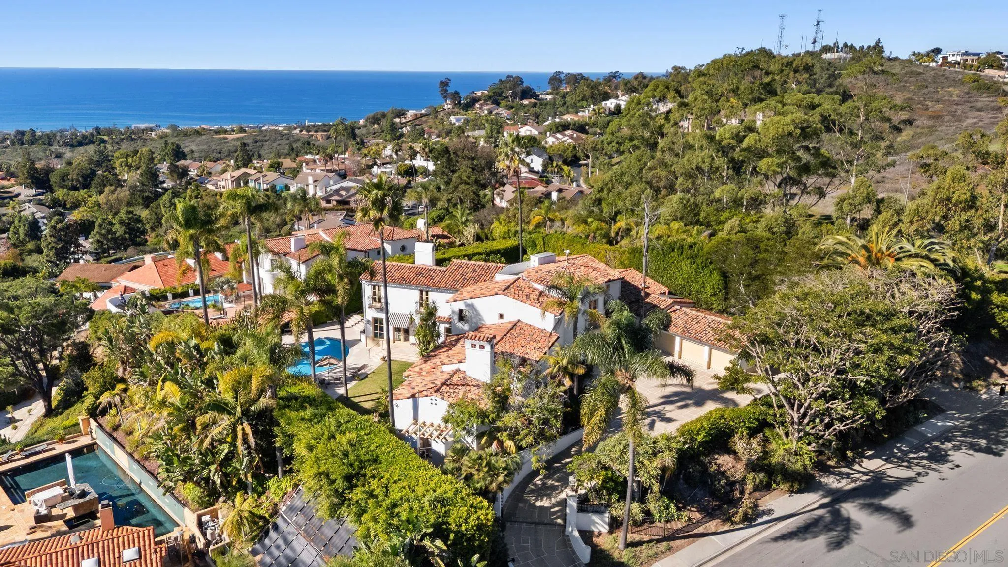 https://cdn.realtyfeed.com/cdn/127/260012230/4c6816c9b31c87c3fbd0ea5d8ba21e53.webp