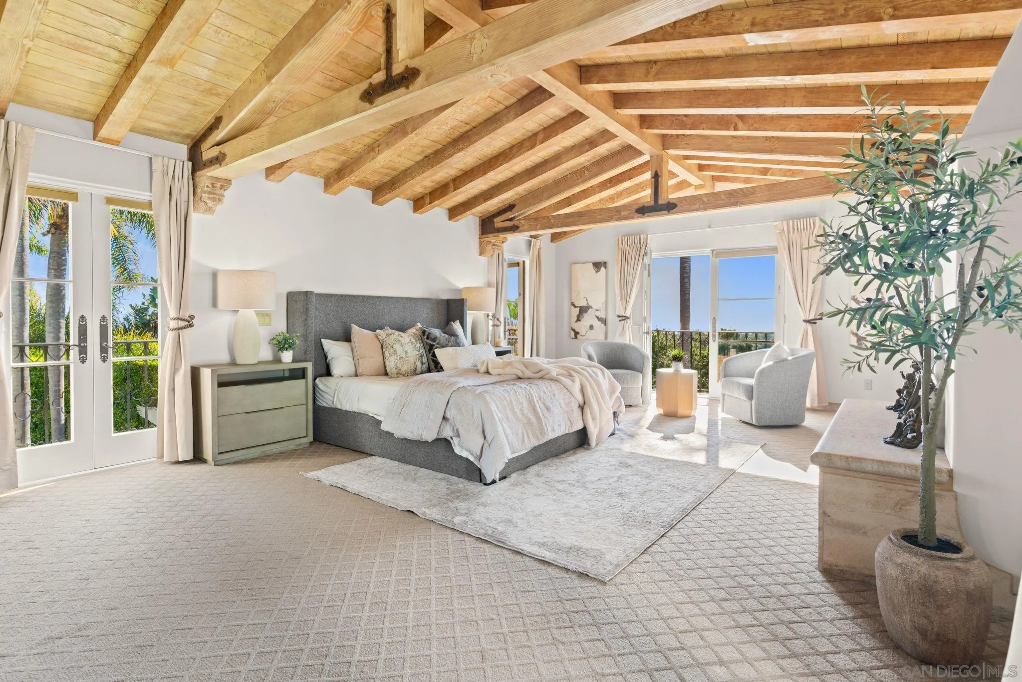 https://cdn.realtyfeed.com/cdn/127/260012230/6c201d4d658f06603f6ee773dc28bb0d.webp