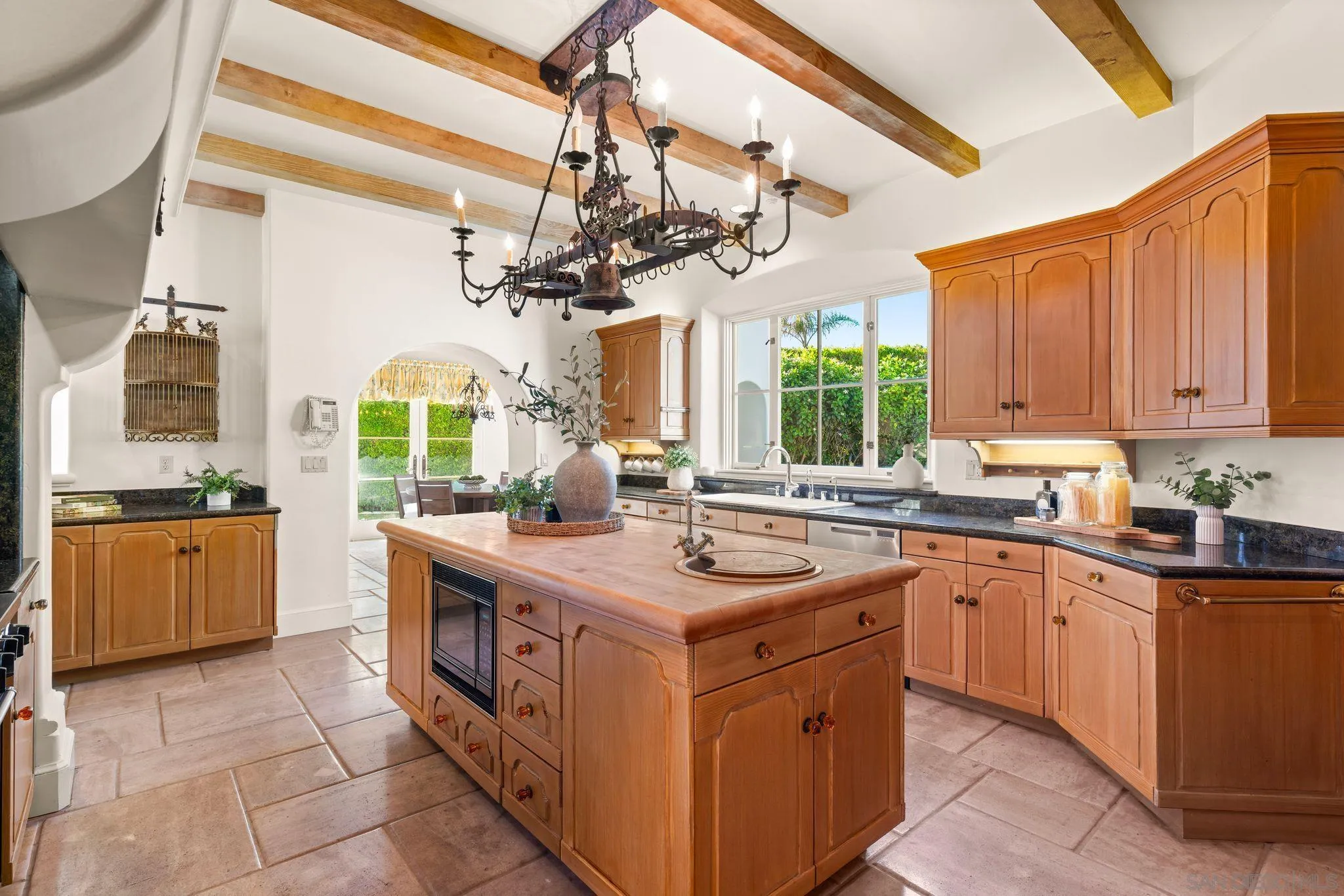 https://cdn.realtyfeed.com/cdn/127/260012230/7a1ec9e4dcb3cf7865506f1267832acd.webp
