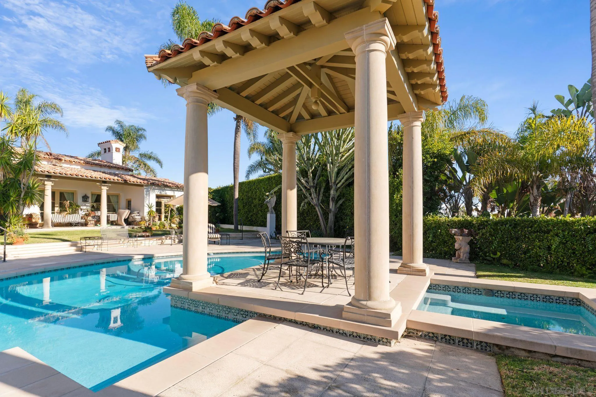 https://cdn.realtyfeed.com/cdn/127/260012230/aa249a9d48b00aec534ef80d0c57c755.webp