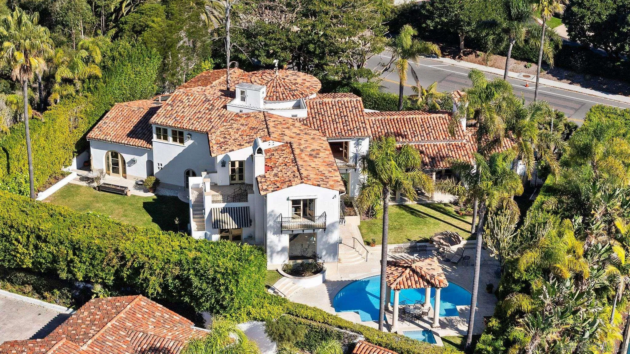 https://cdn.realtyfeed.com/cdn/127/260012230/cd2be2851c891d3599ae5d870d2ef315.webp