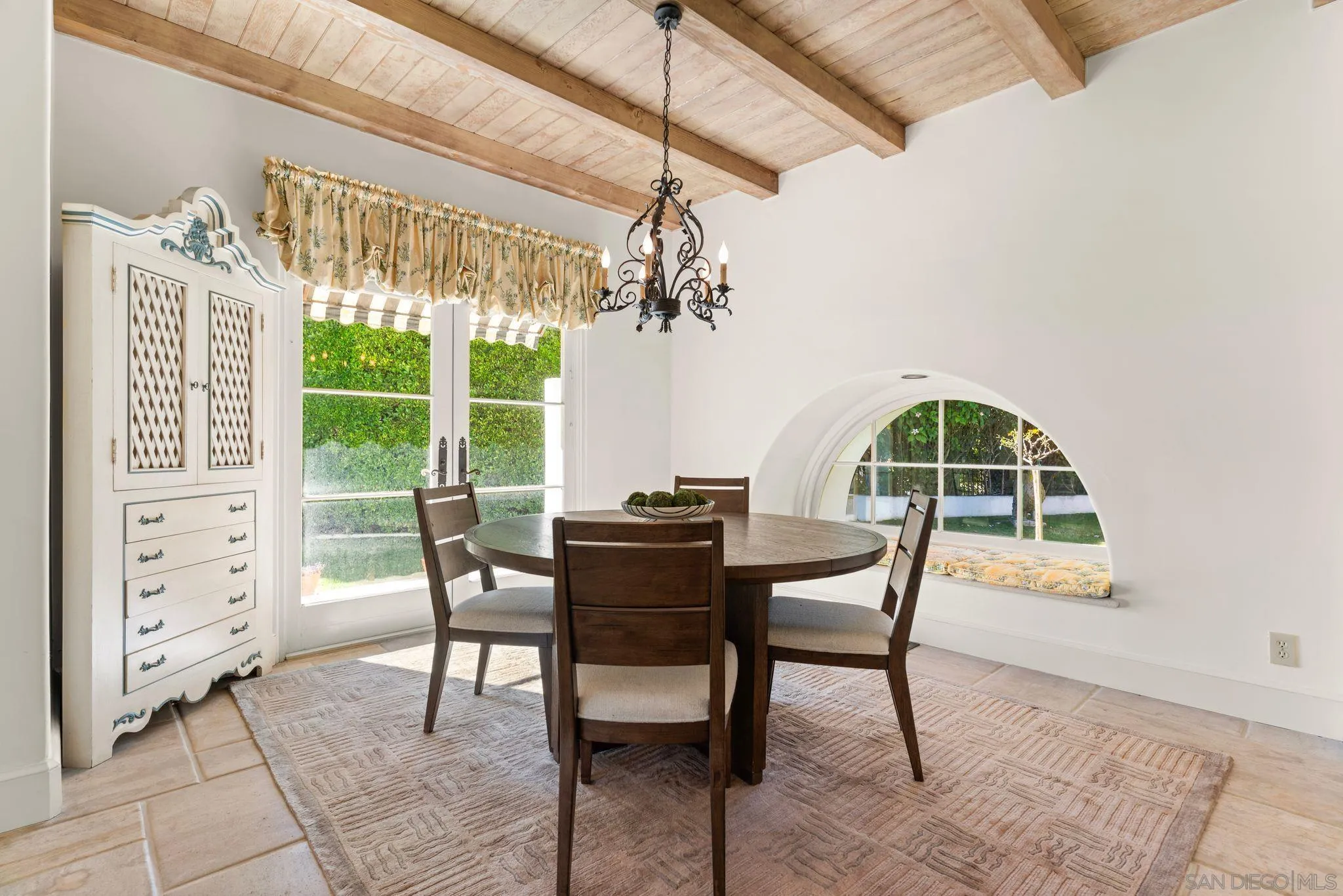 https://cdn.realtyfeed.com/cdn/127/260012230/ead8eae37f49dfdd9214407515ec99e0.webp