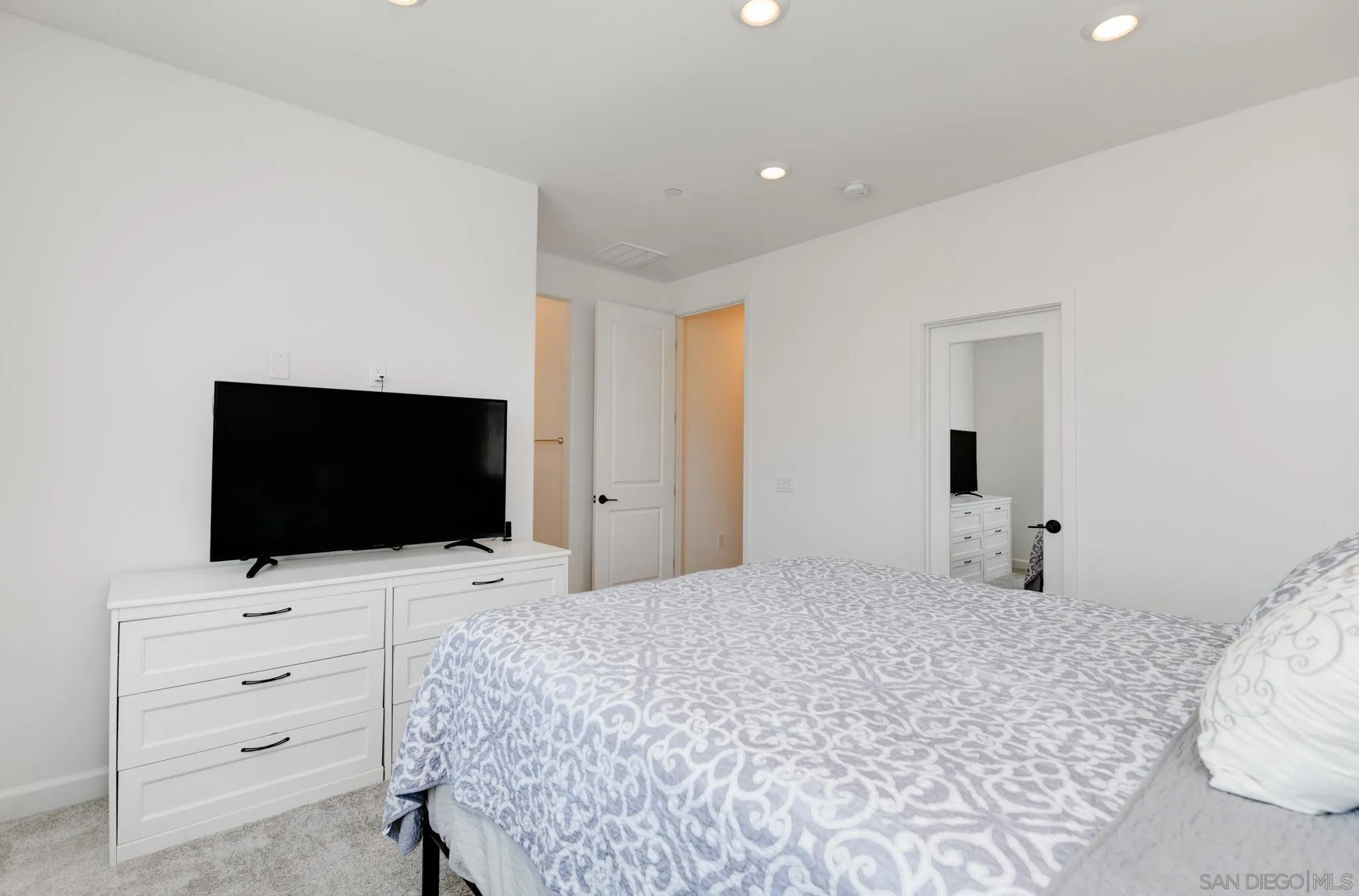 Photo #17: 260012231 Listing: Photo #17