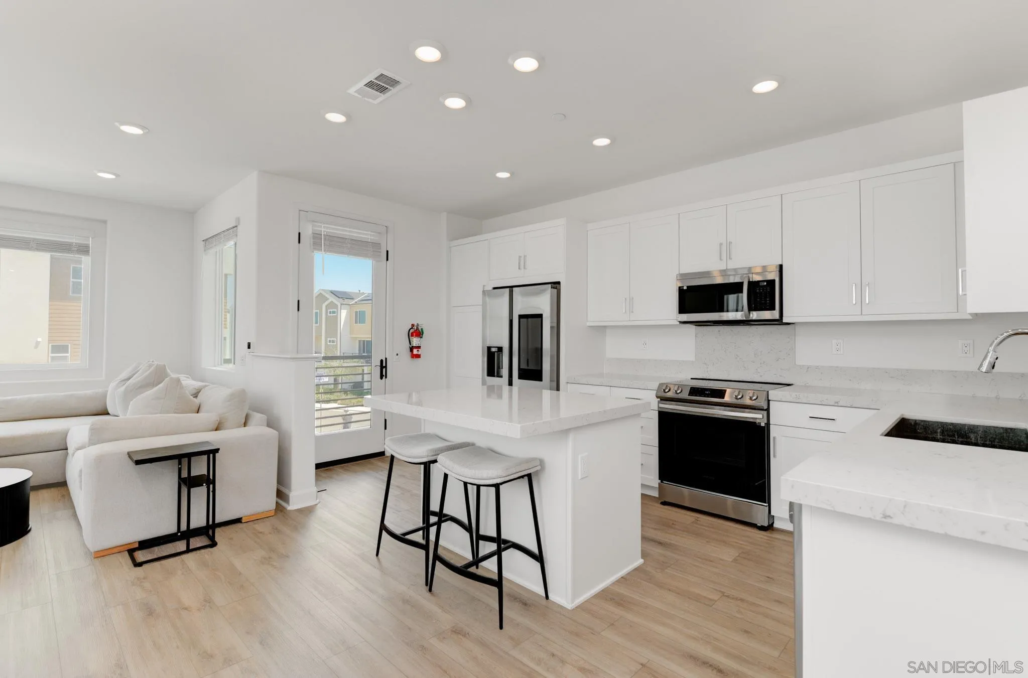 Photo #5: 260012231 Listing: Photo #5