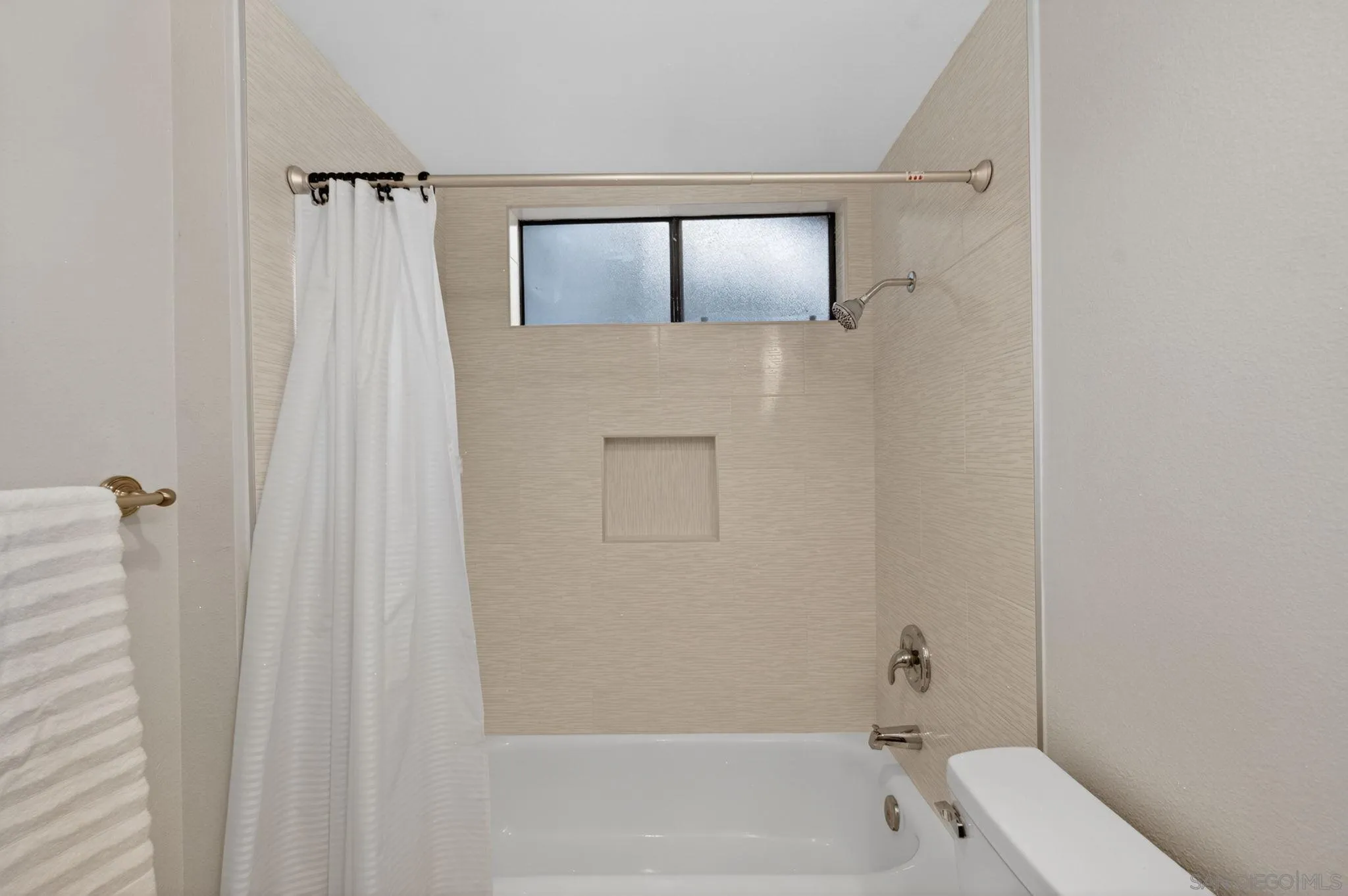 Photo #25: 260012232 Listing: Photo #25