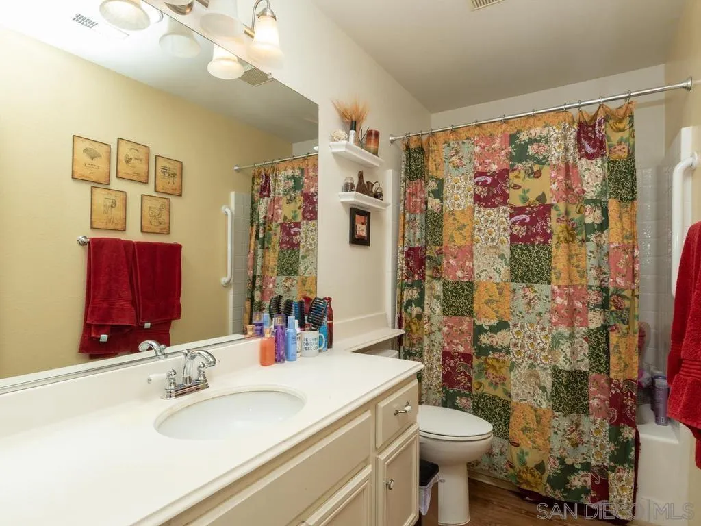 https://cdn.realtyfeed.com/cdn/127/260012233/49ab1ed60bb7d36eee8759f3ee3c4d05.webp