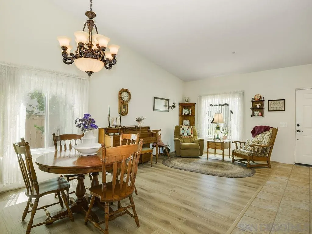 https://cdn.realtyfeed.com/cdn/127/260012233/929e7cb4f1eaa4aeecd3d0fcba24e636.webp