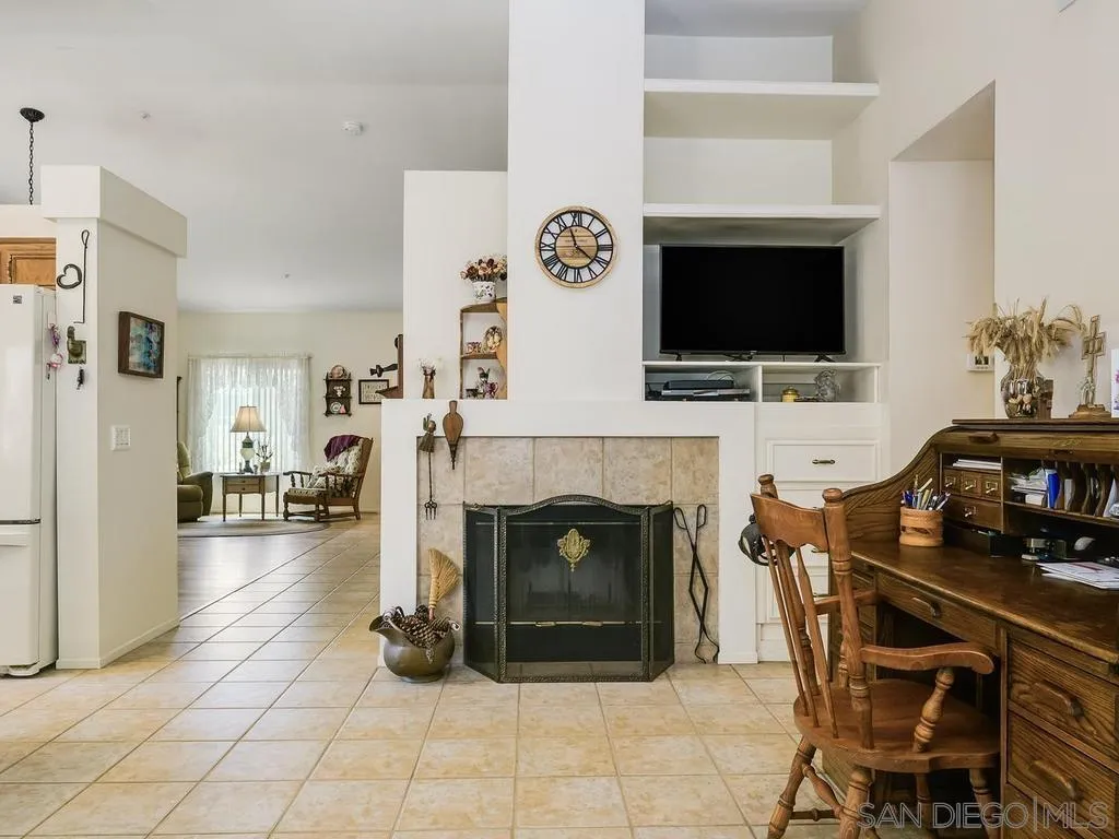 https://cdn.realtyfeed.com/cdn/127/260012233/c489021a271af24fd385b5ccfa29fb05.webp