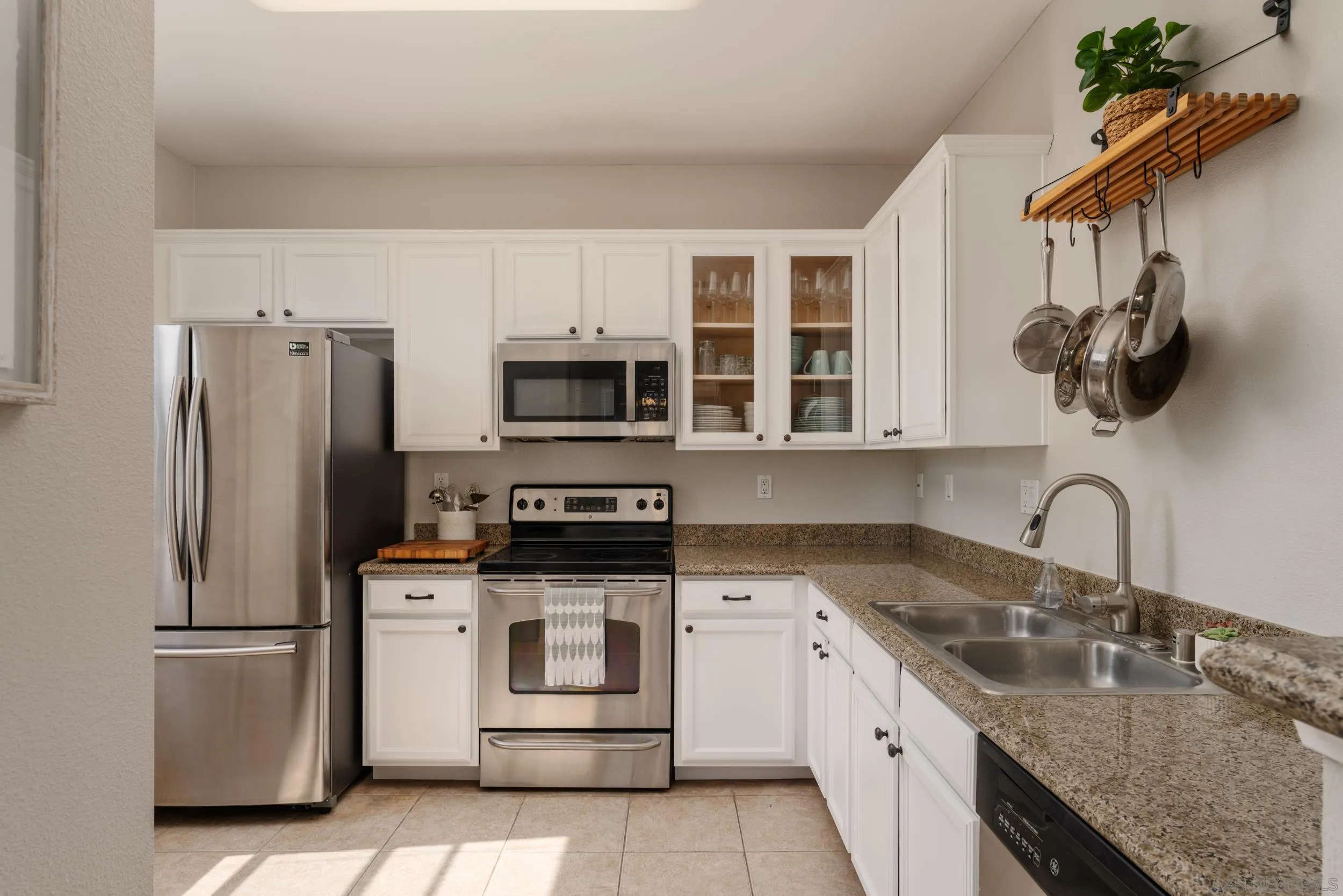 https://cdn.realtyfeed.com/cdn/127/260012238/35f80cded903a7210504e9b75bf3e5bb.webp