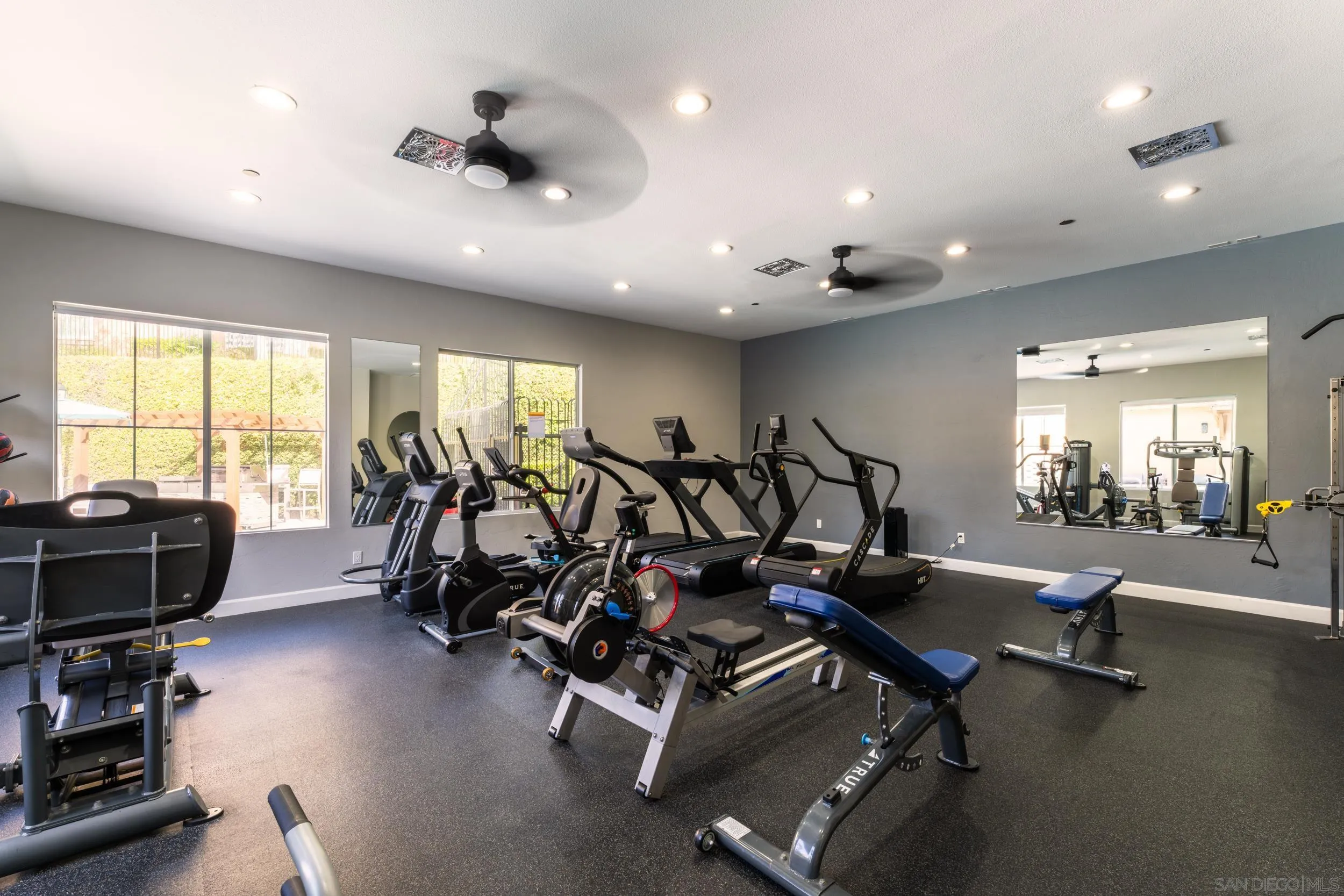 https://cdn.realtyfeed.com/cdn/127/260012238/854d7d5a76348271b2dc231d0eed14d6.webp